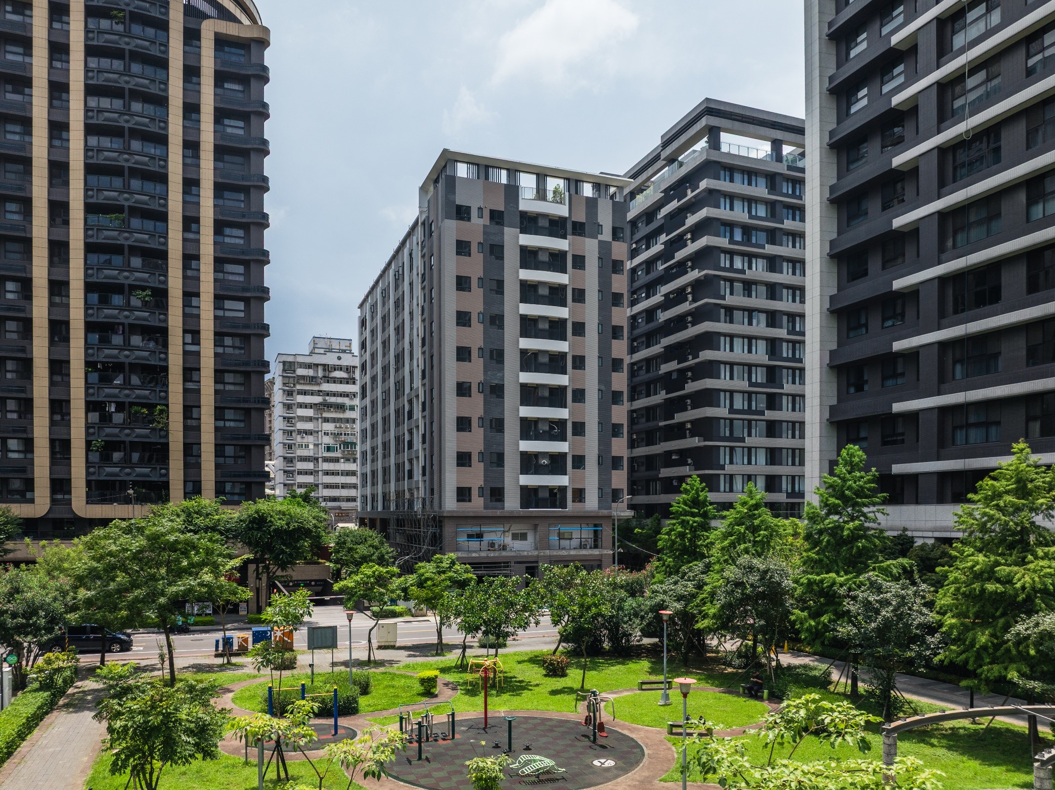板橋江翠段社會住宅最快年底完工。