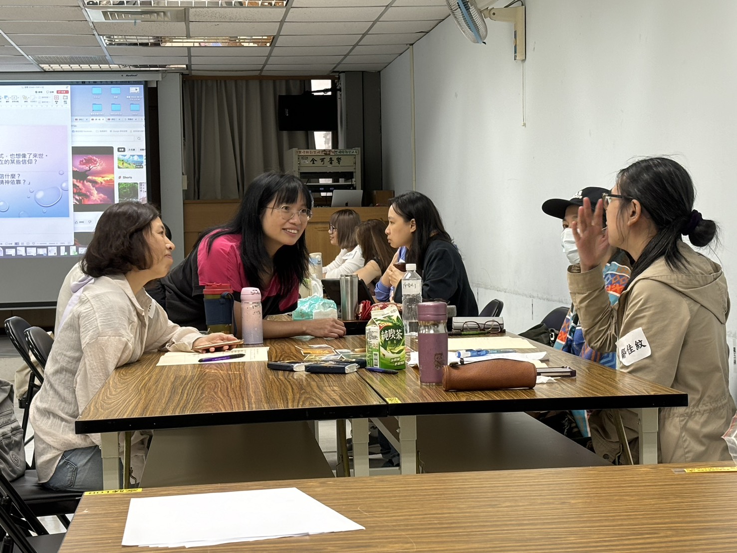 長輩忌談身後事 子女又不敢問 靈性照顧員該如何面對引導？ 學員展開熱烈的討論
