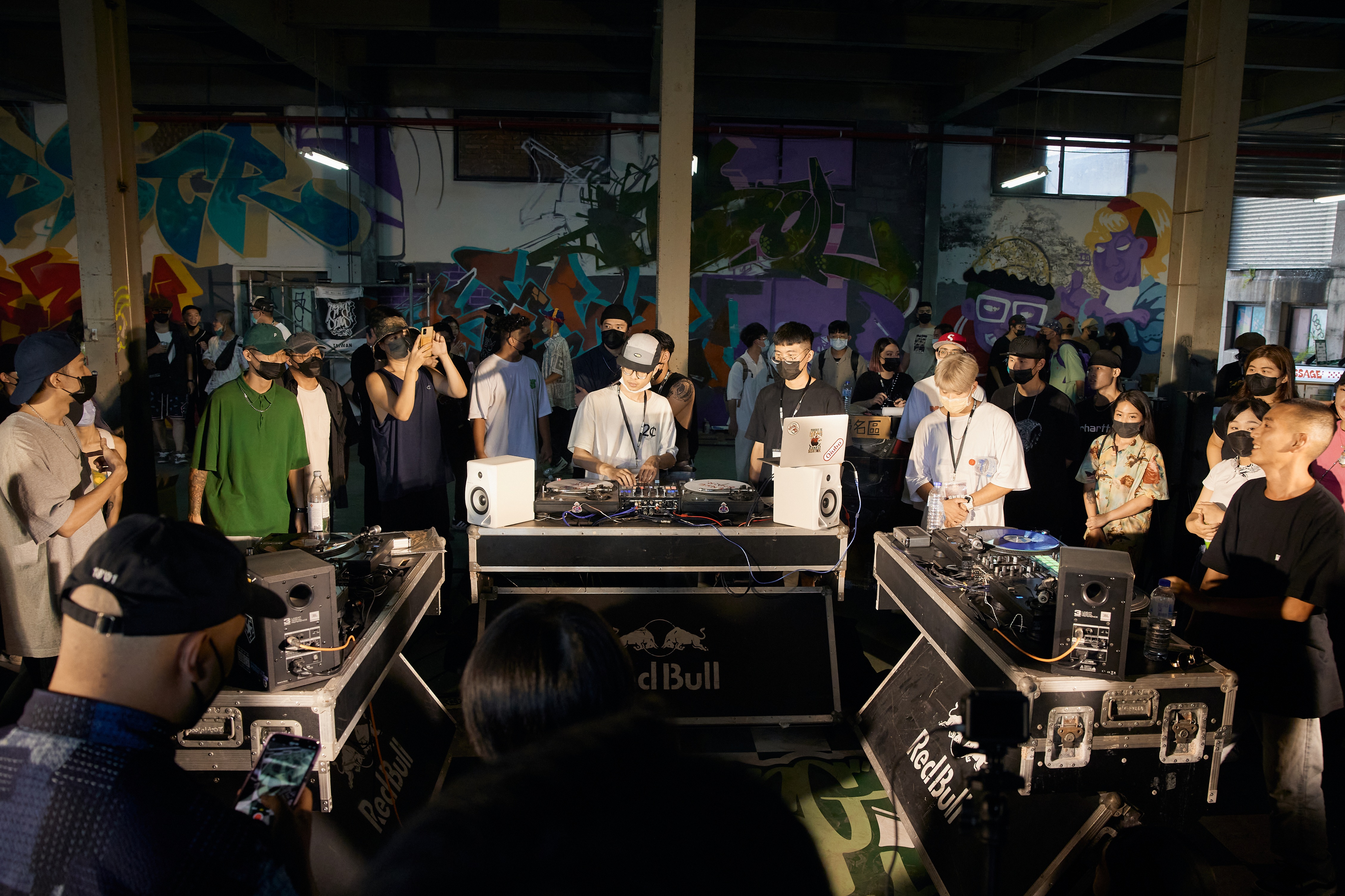 8月17日登場的「Turntable Jam DJ對決賽」，現場將進行16強一對一刷碟對戰（Scratch Battle）。