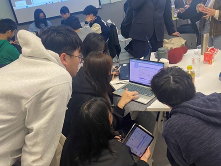 新北青年局《金融科技學習圈》以「做中學」設計課程，帶領學員奠定紮實基礎。（圖為資料照片）