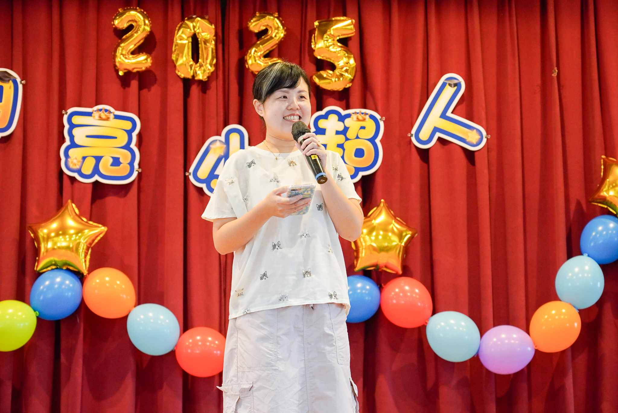  熙熙的媽媽代表家長致感謝詞：「上帝知道我們是特別的父母，才會把特別的孩子交給我們。」