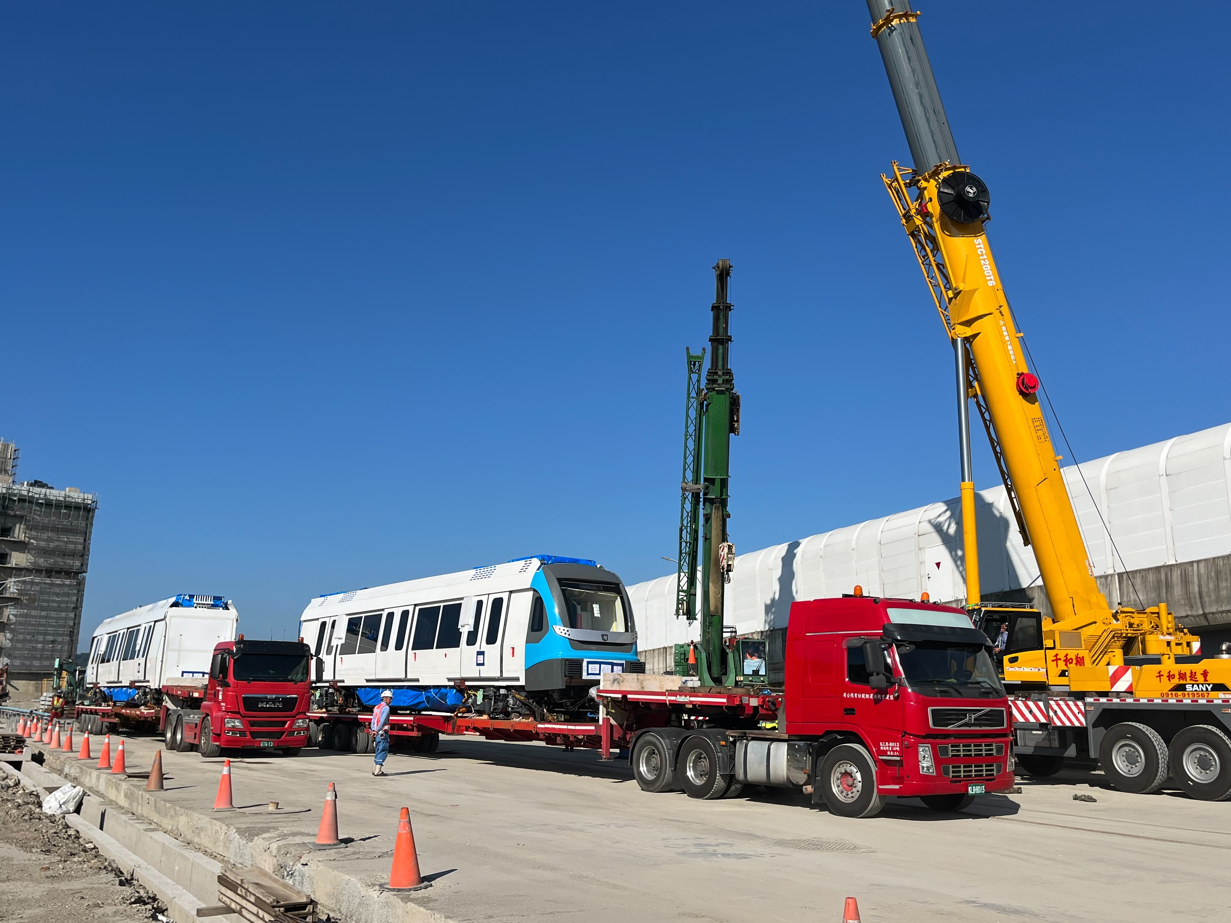 三鶯線列車運抵三峽機廠