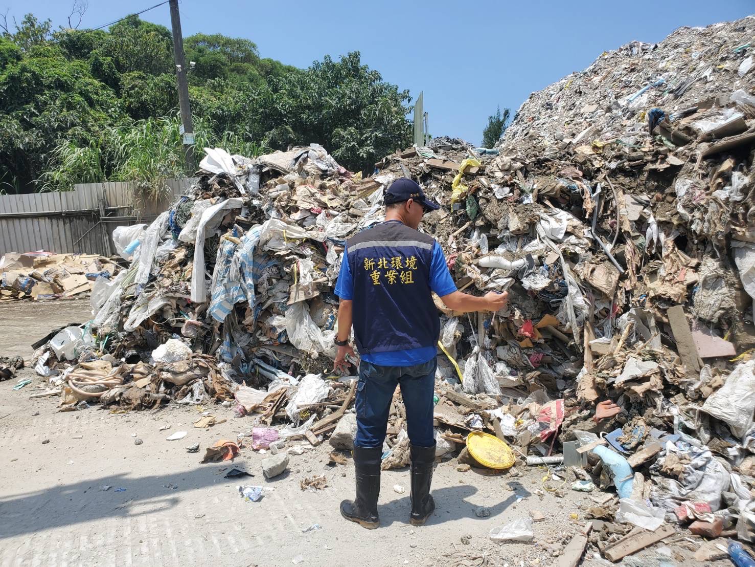 稽查廢棄物棄置情形