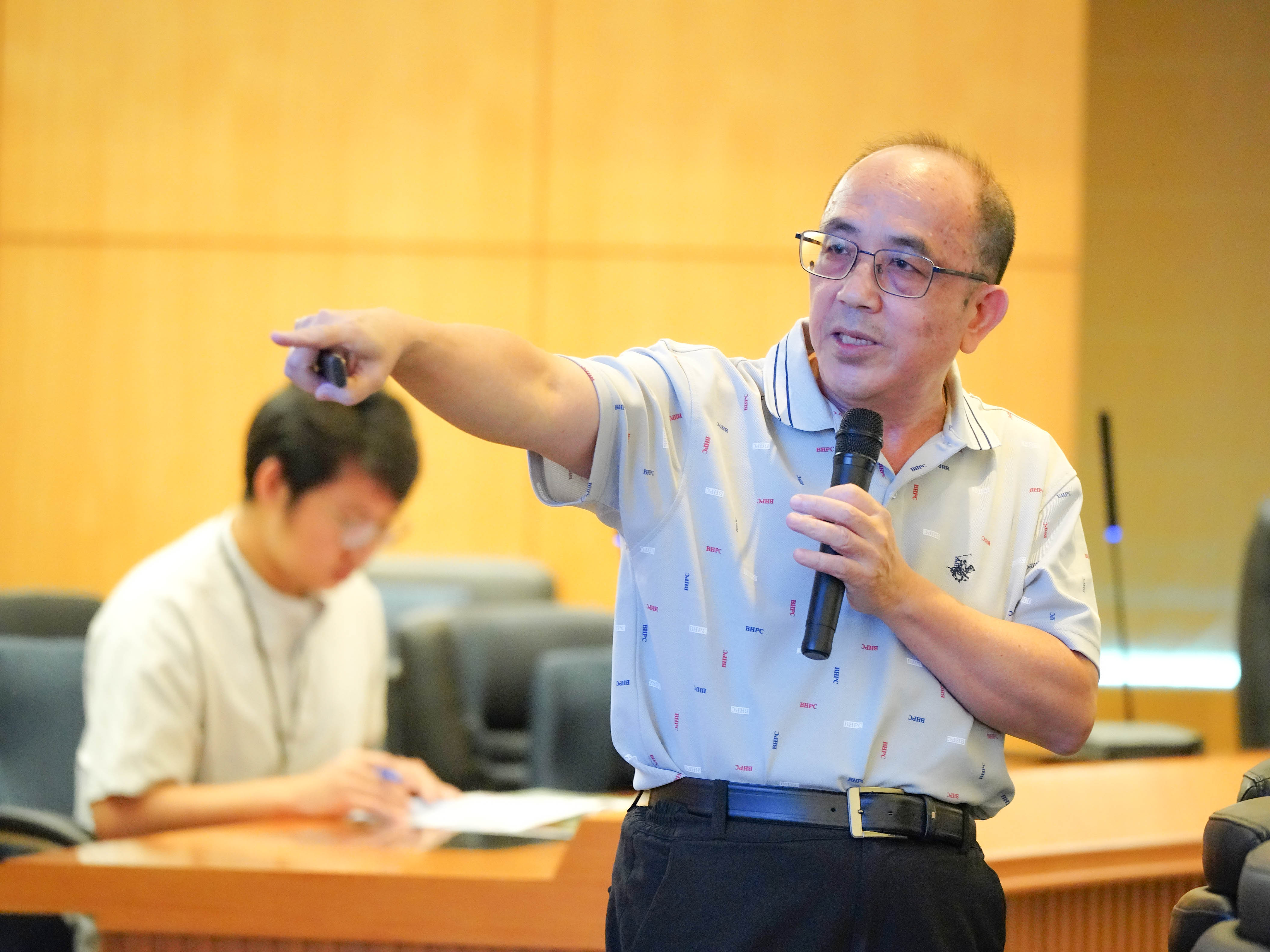 今(3)日水利局長 宋德仁局長以「一機在手防汛ALL IN」為題進行專案報告
