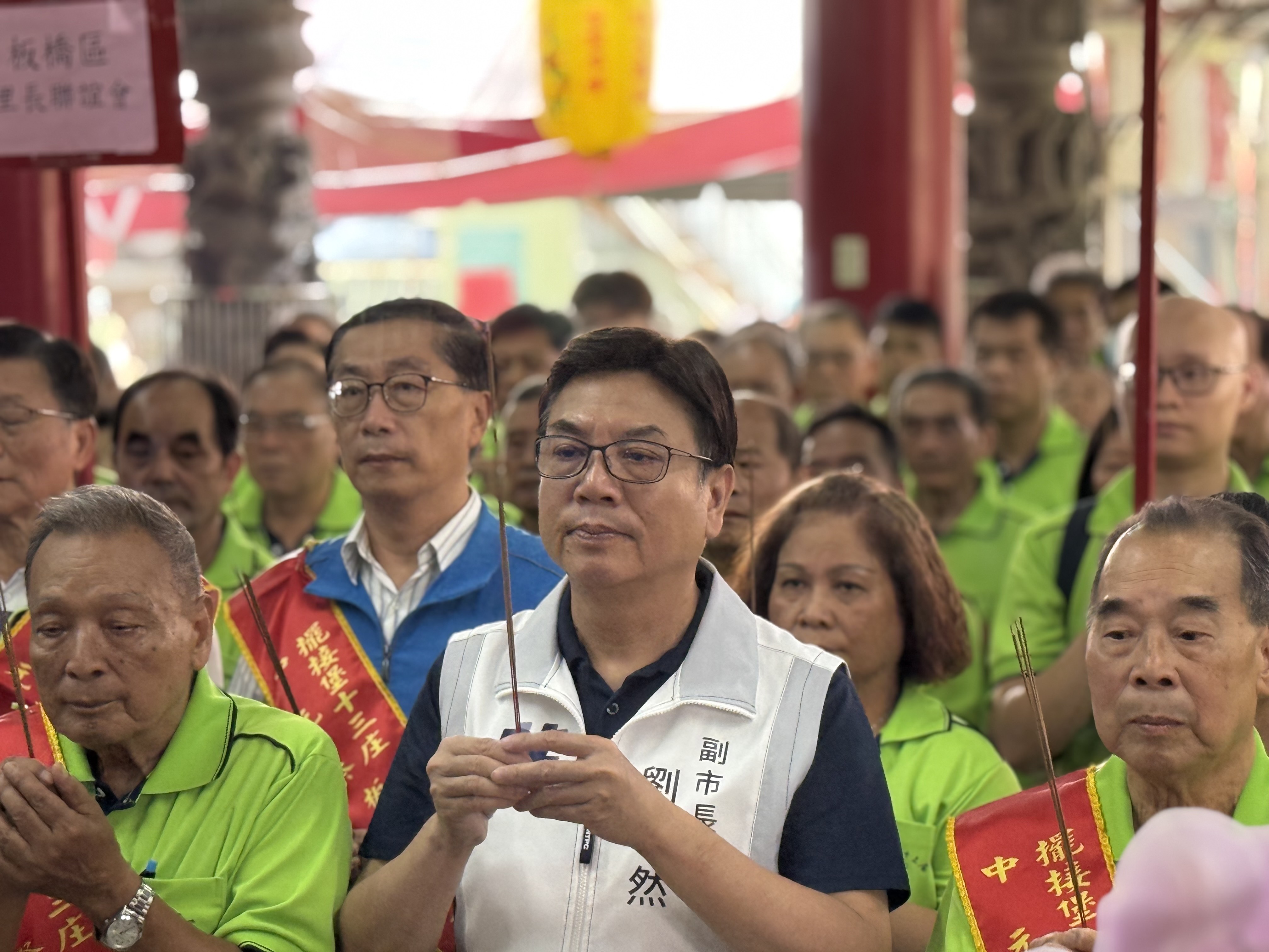 新北市副市長劉和然今（4）日出席土城大墓公中元祭典活動，並參拜祈福，願國家和諧、社會進步。