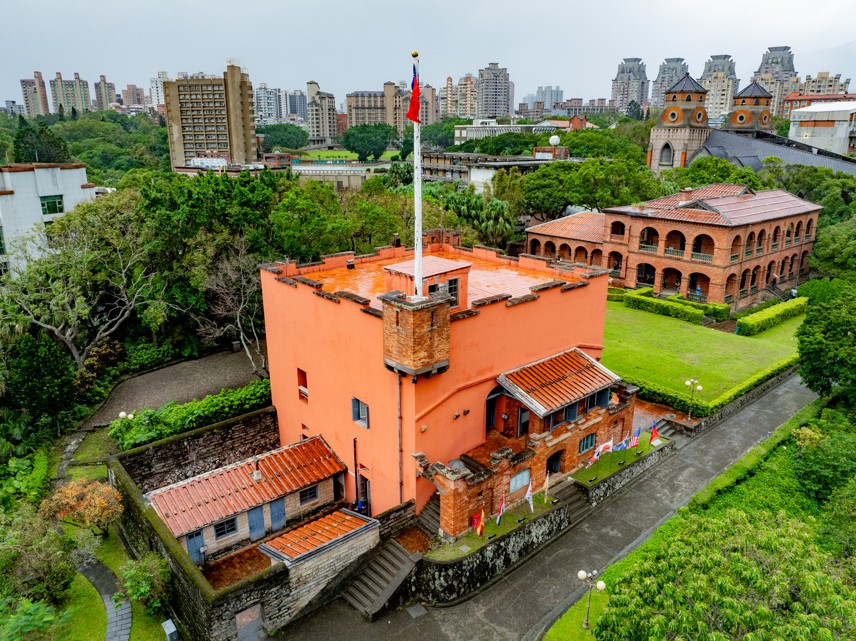 淡古、政大合辦為期兩日的「場域、文資與人群&mdash;建構文化路徑的多重可能性」學術工作坊，以淡水場域為研究主題，擴及清法戰爭相關影響。