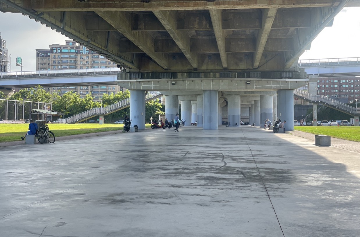  光復橋下賞鳥河濱公園中秋節臨時開設烤肉野炊區
