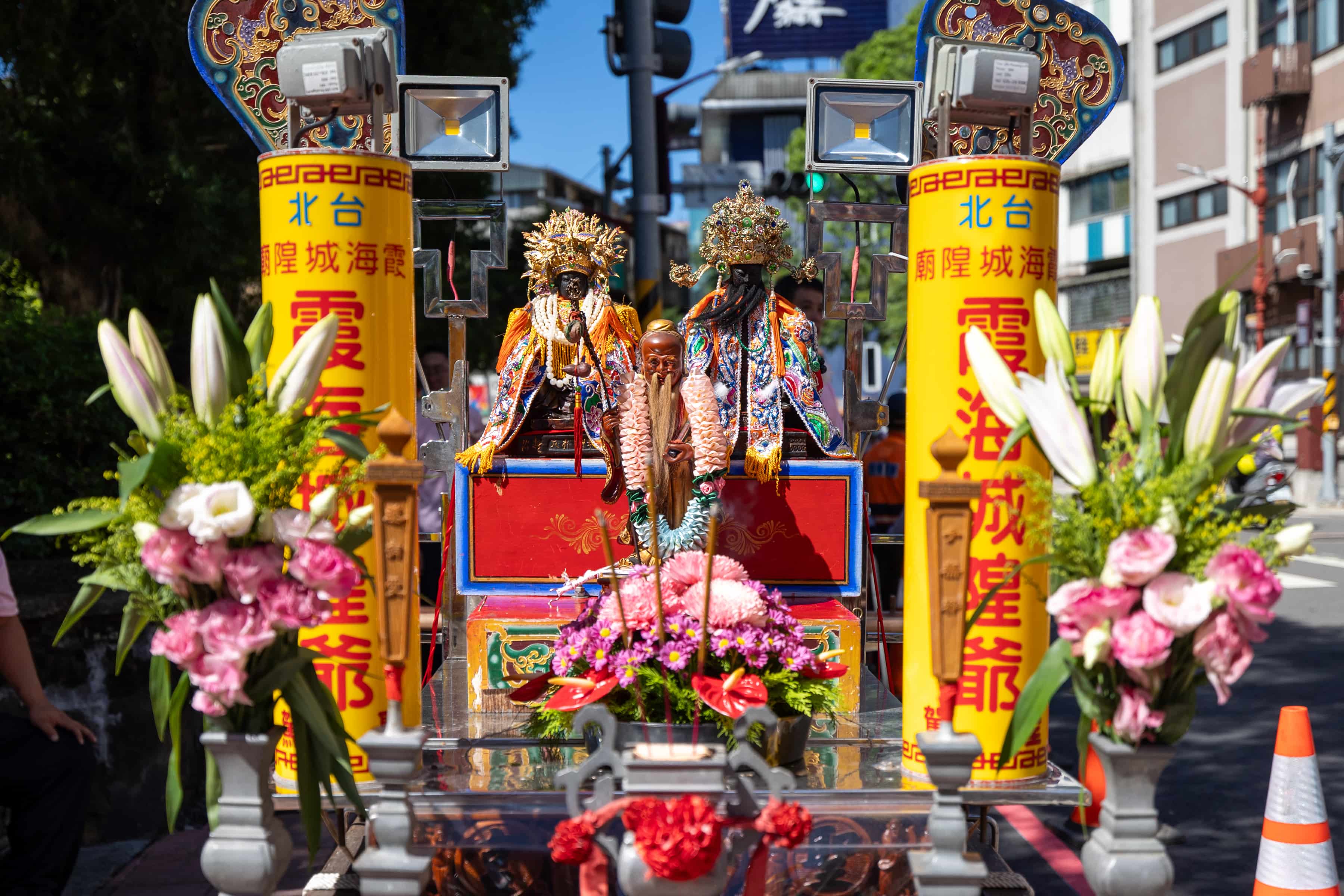 10月4日至10月19日邀請霞海城隍廟神明來林園駐駕祈福
