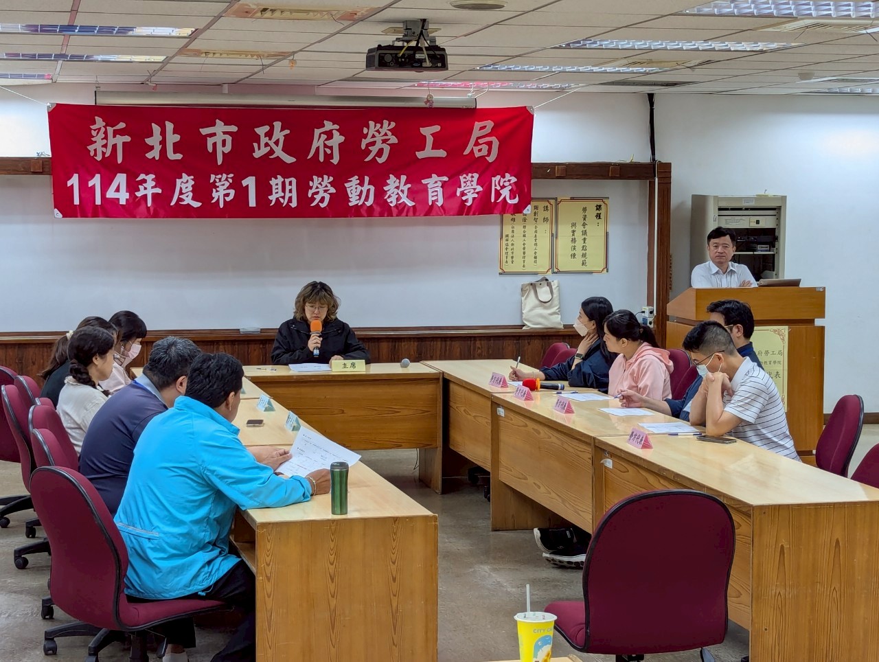 精進班更安排模擬會議實戰，三位專業導師親自帶領