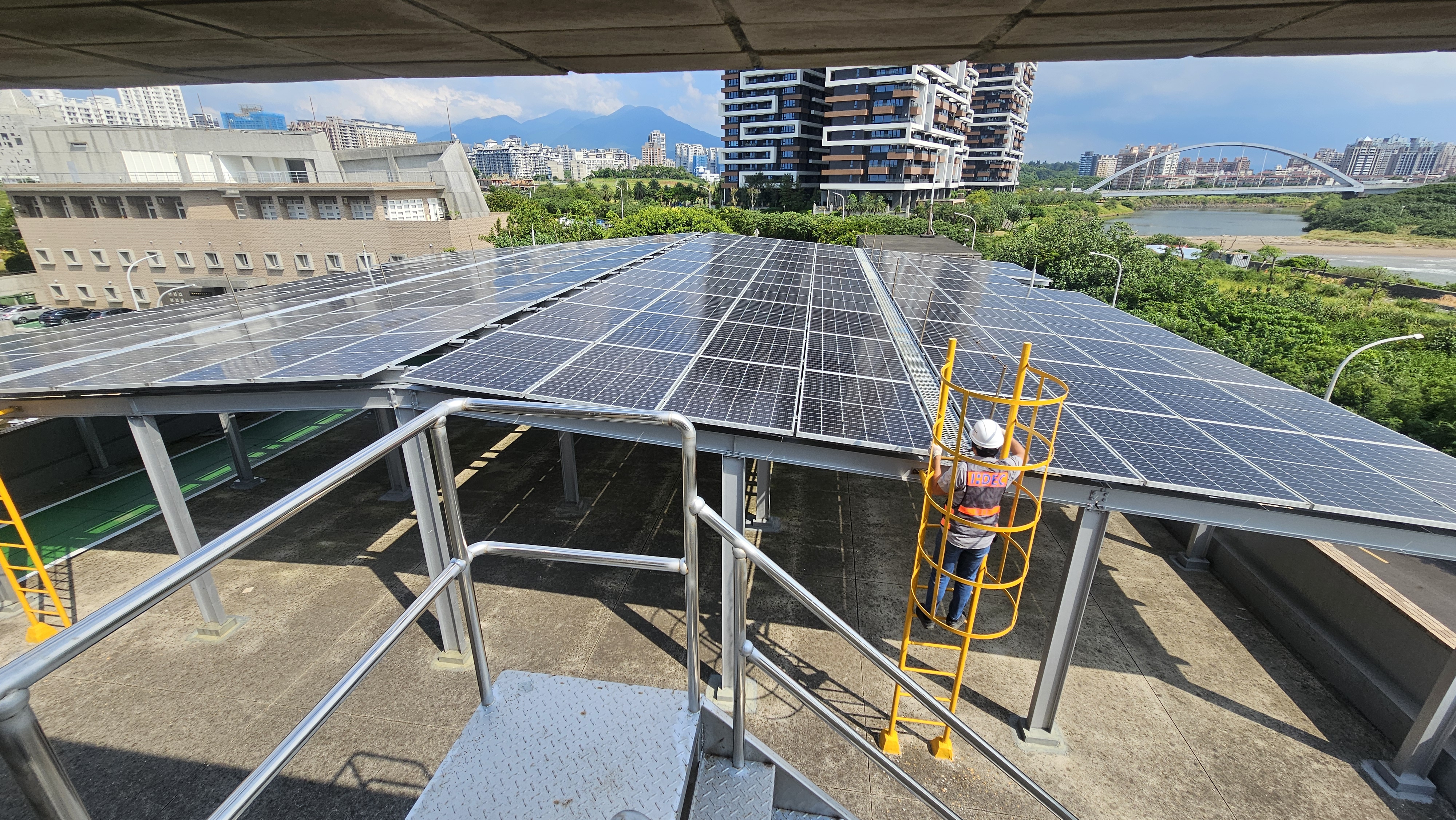 機房屋頂設置太陽能光電系統節能又減碳