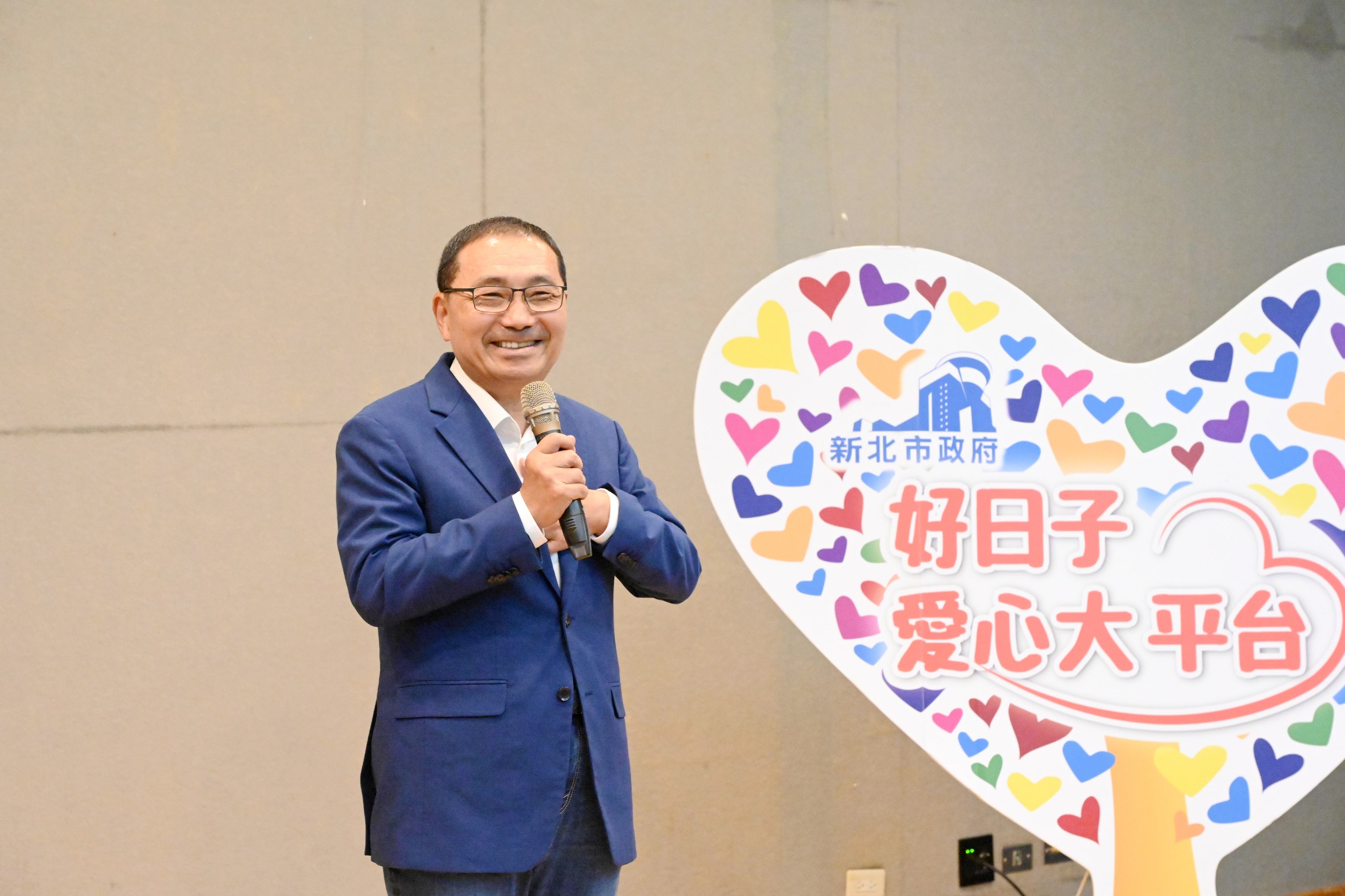 侯友宜感謝禾繕基金會及天麗生技公司幫助行動不便的長者及身心障礙者出門就醫更便利，也讓社會充滿正向力量、善念永續循環。