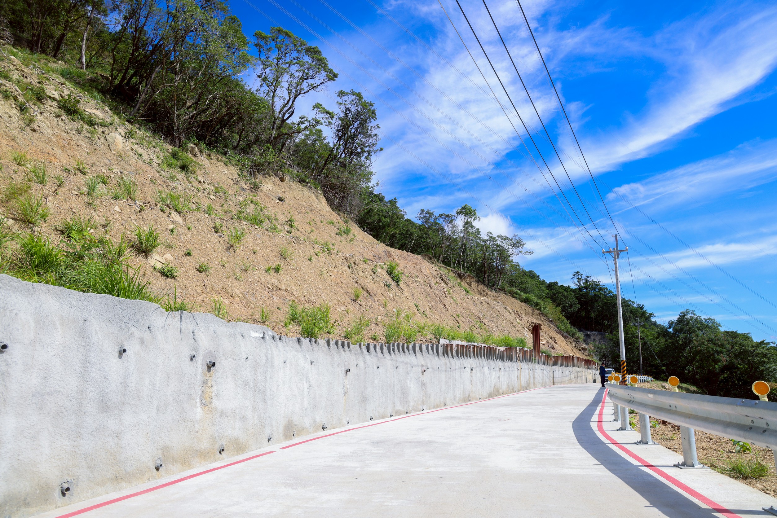市府持續加強山區道路巡檢與邊坡防護，並提升居民防災意識，透過監測、預警機制、保全戶管理及復建策略，打造兼具安全與韌性的山區環境，守護市民生命財產安全。