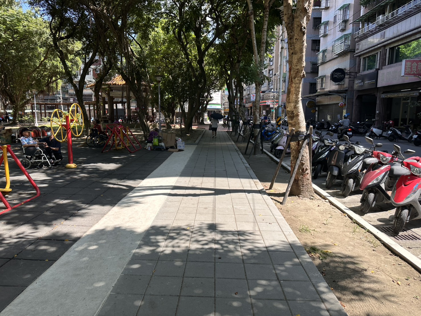 2.樹穴串聯改善排水效果