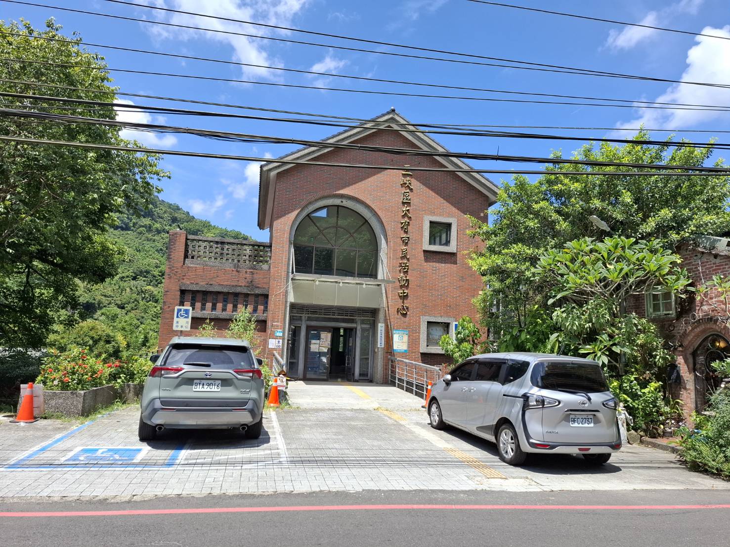  狂犬病目前主要透過山區野生動物咬傷感染