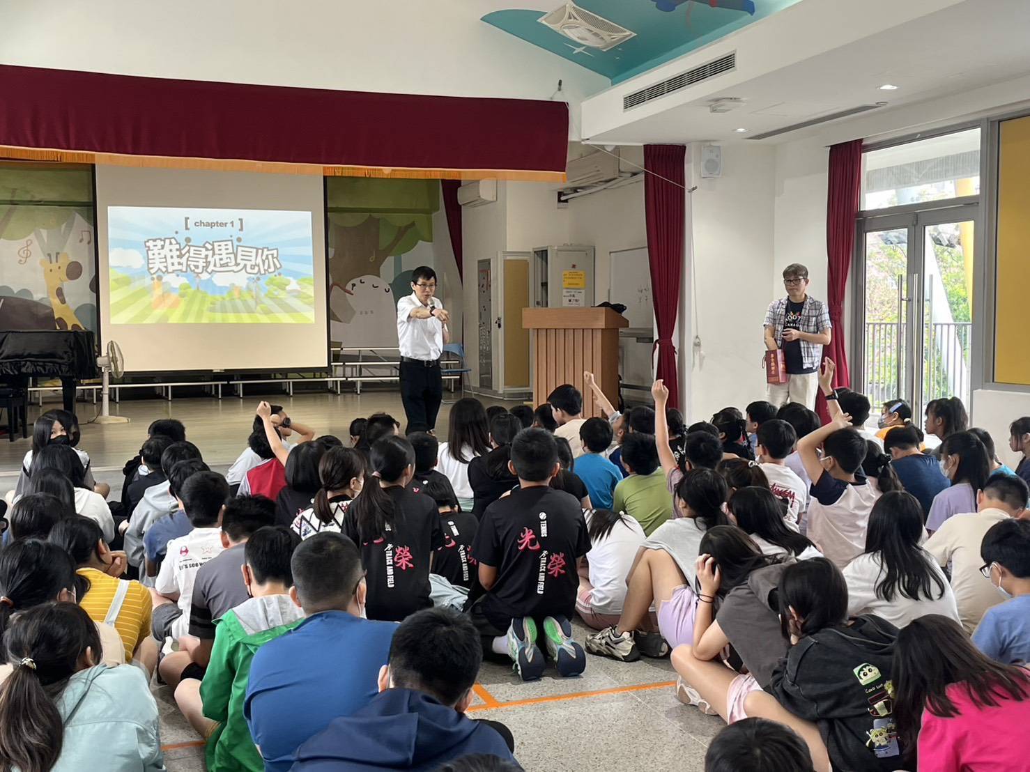  動保處在校園進行宣導