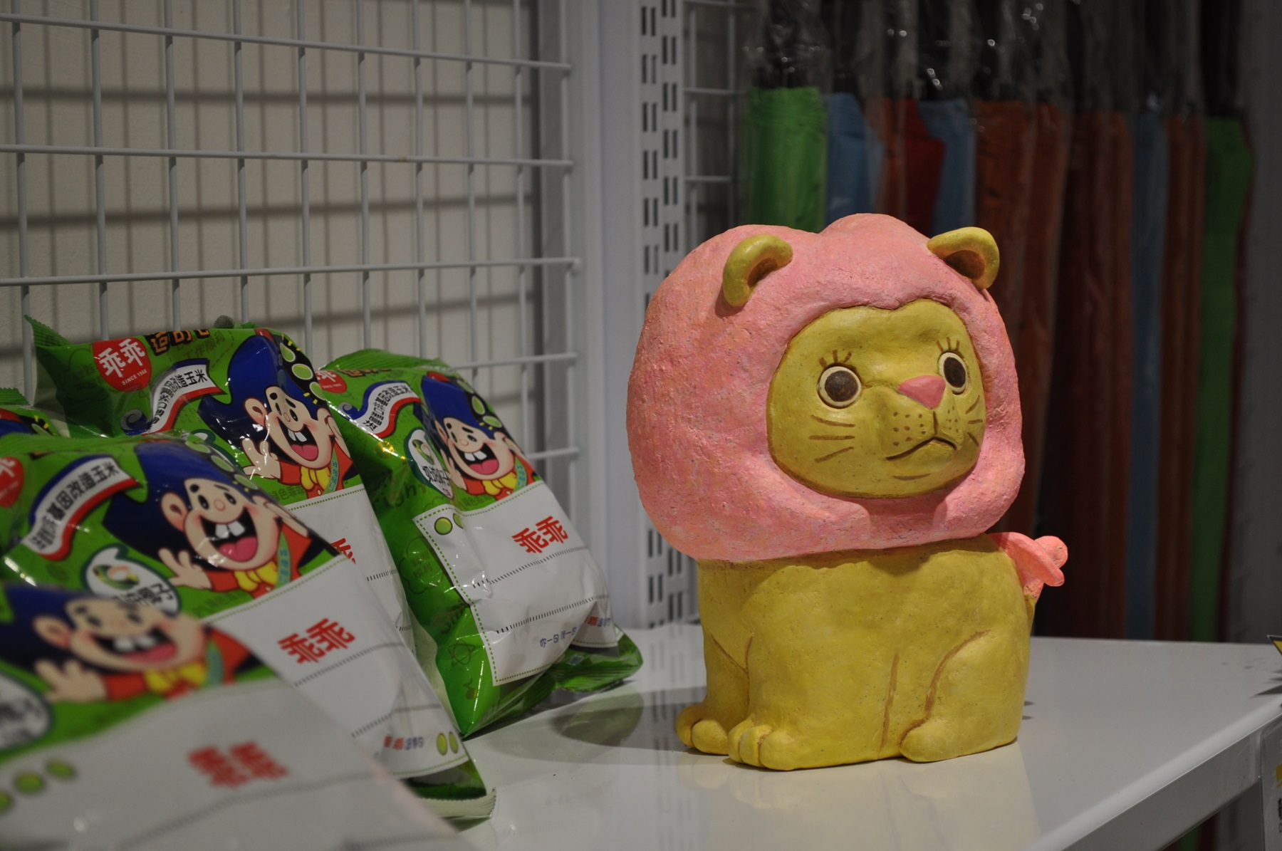435藝術商店展示生活商品與藝術創作，融合彼此的銷售模式。