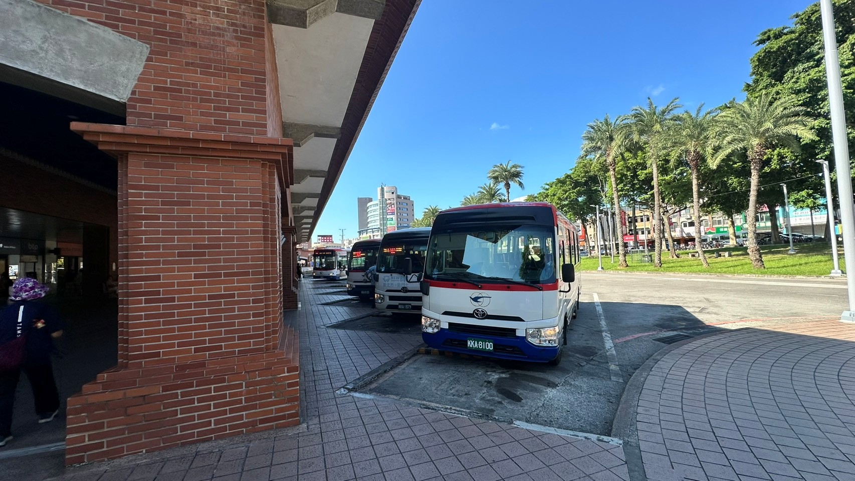 機場快線以淡水捷運站為主要轉乘節點
