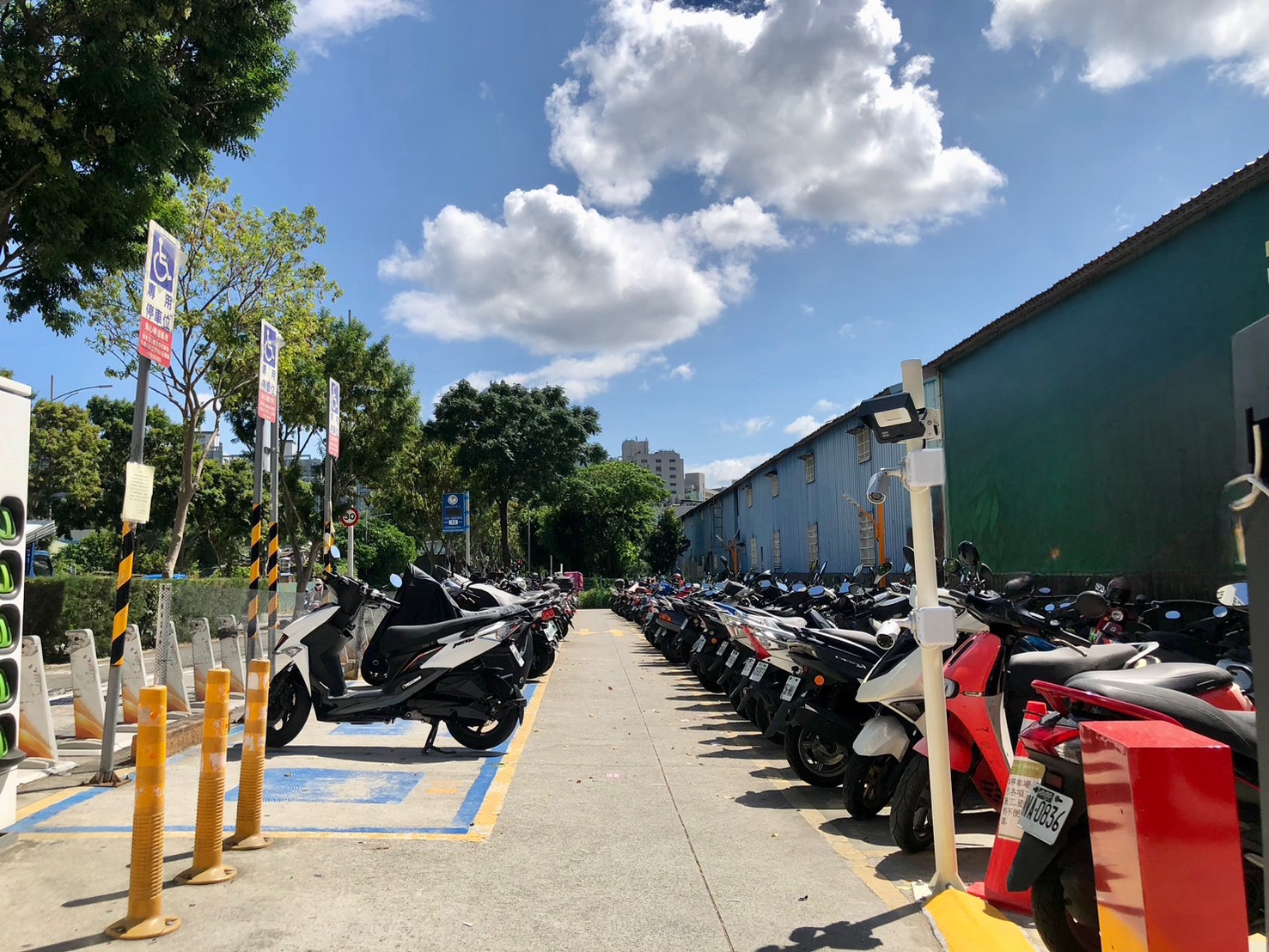 板橋區合安一路機車停車場