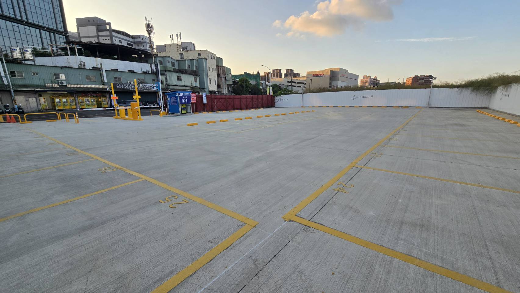 新莊區建國段臨時平面停車場