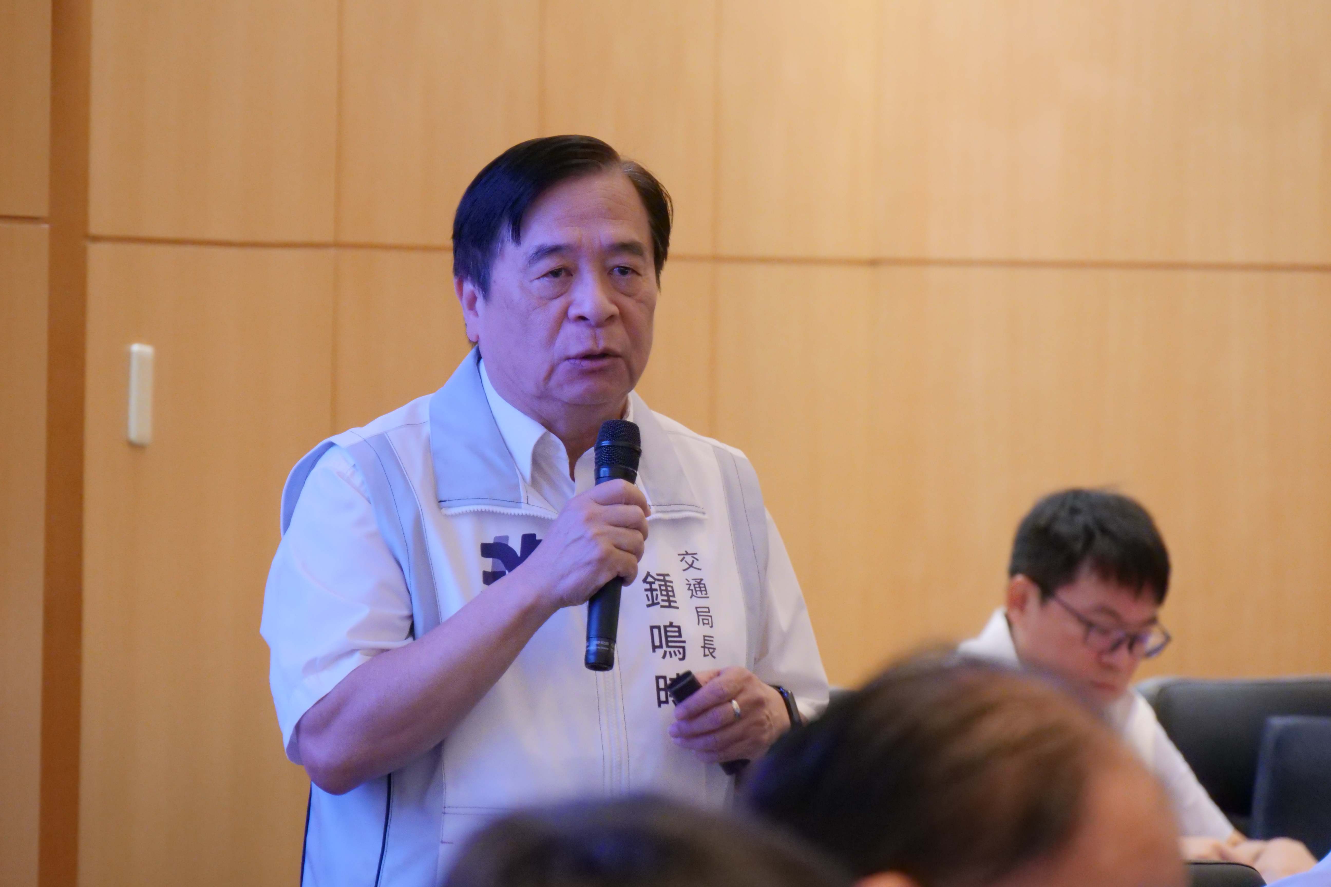 交通局長鍾鳴時於市政會議簡報「國門新地標，生活新風貌」