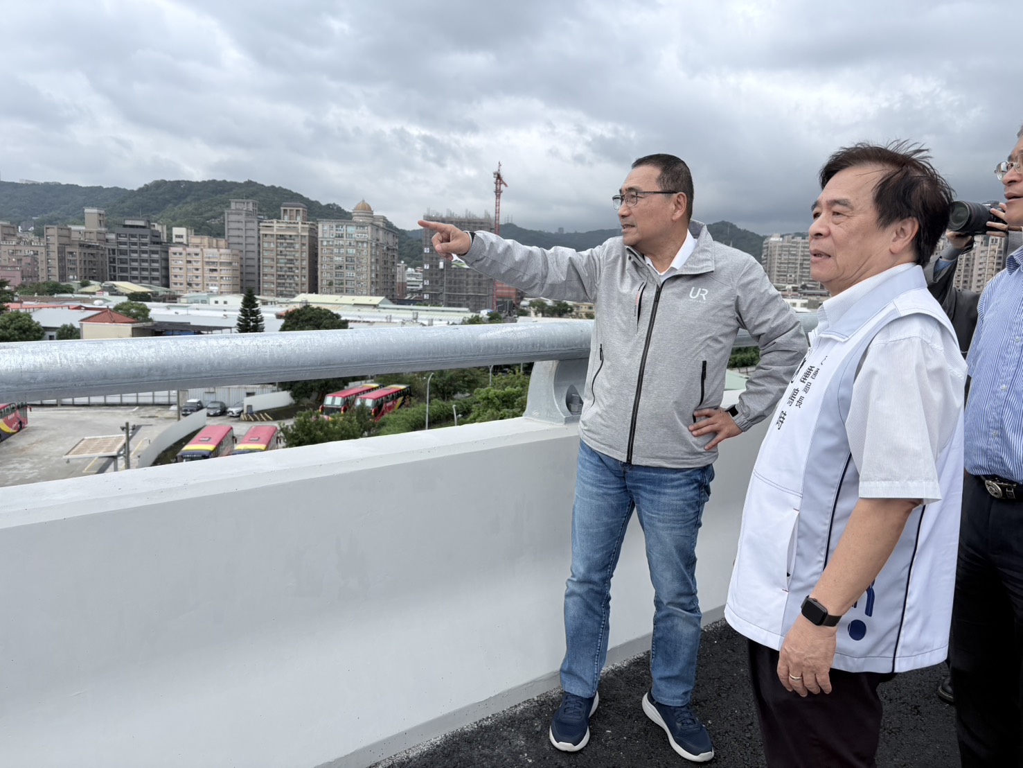 市長指示交通局、警察局因應北出匝道通車，全面動員提前就位