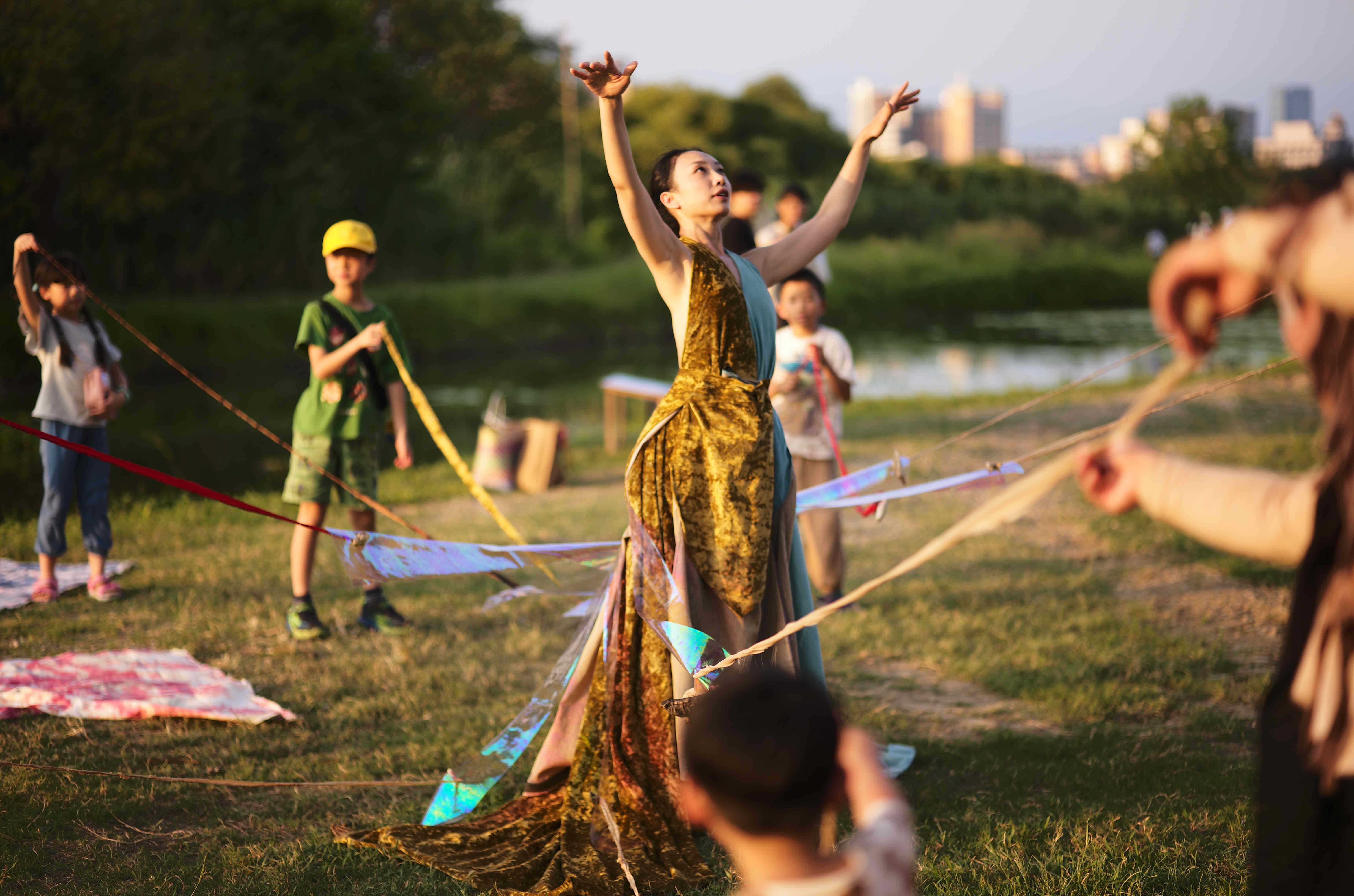 舞蹈生態系與民眾互動表演