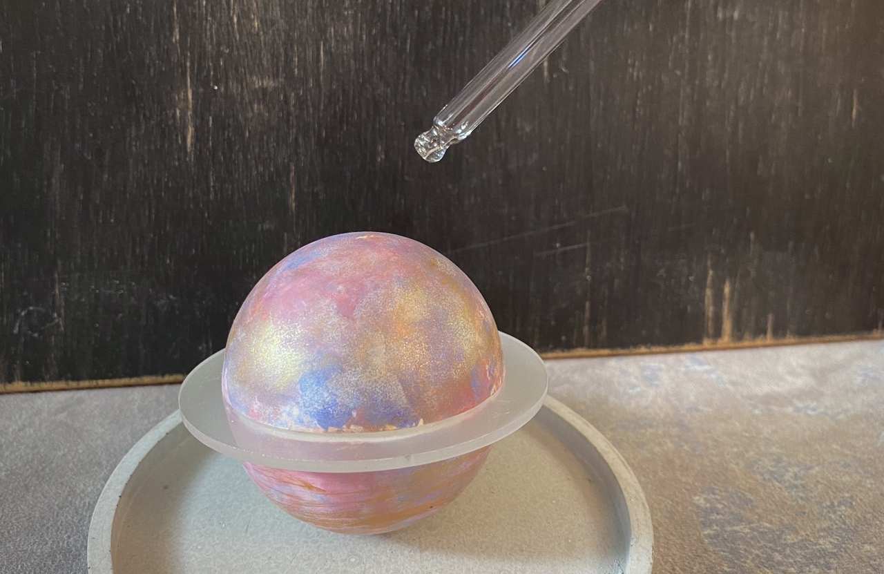 進駐團隊「河狸造物」推出「星球擴香石」手作課，將香氣融入創作，打造屬於自己的小行星。