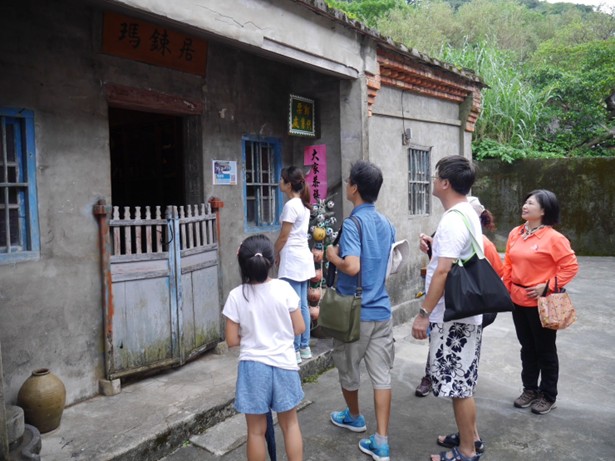 由資深嚮導帶領的「漁村漫慢遊」走訪瑪鋉居，讓民眾深度認識產地漁村歷史