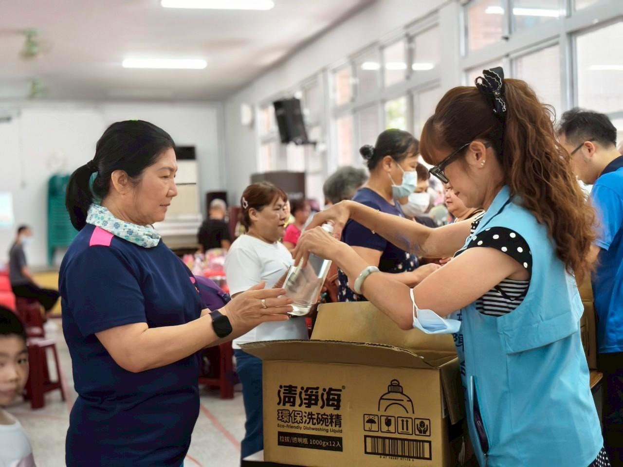 鶯歌區尖山里辦理「環保標章商品特賣會」