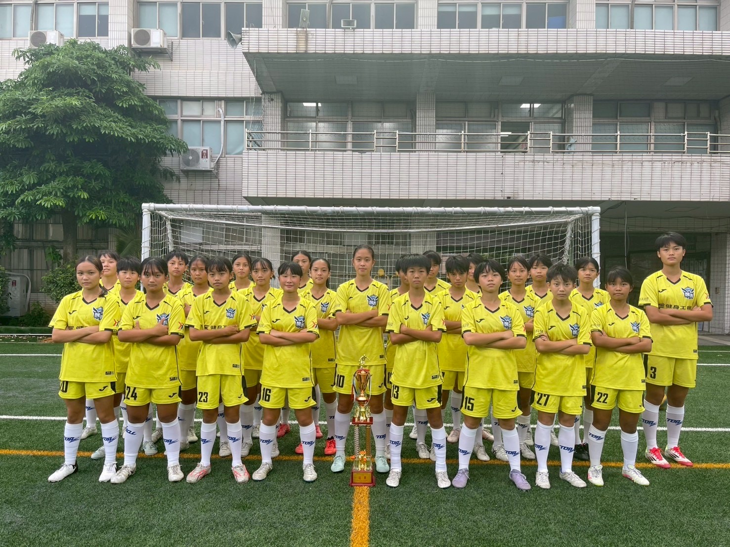 醒吾高中國中部女子足球隊勇奪「2025全國青少年盃足球錦標賽」女子組冠軍展現堅強實力