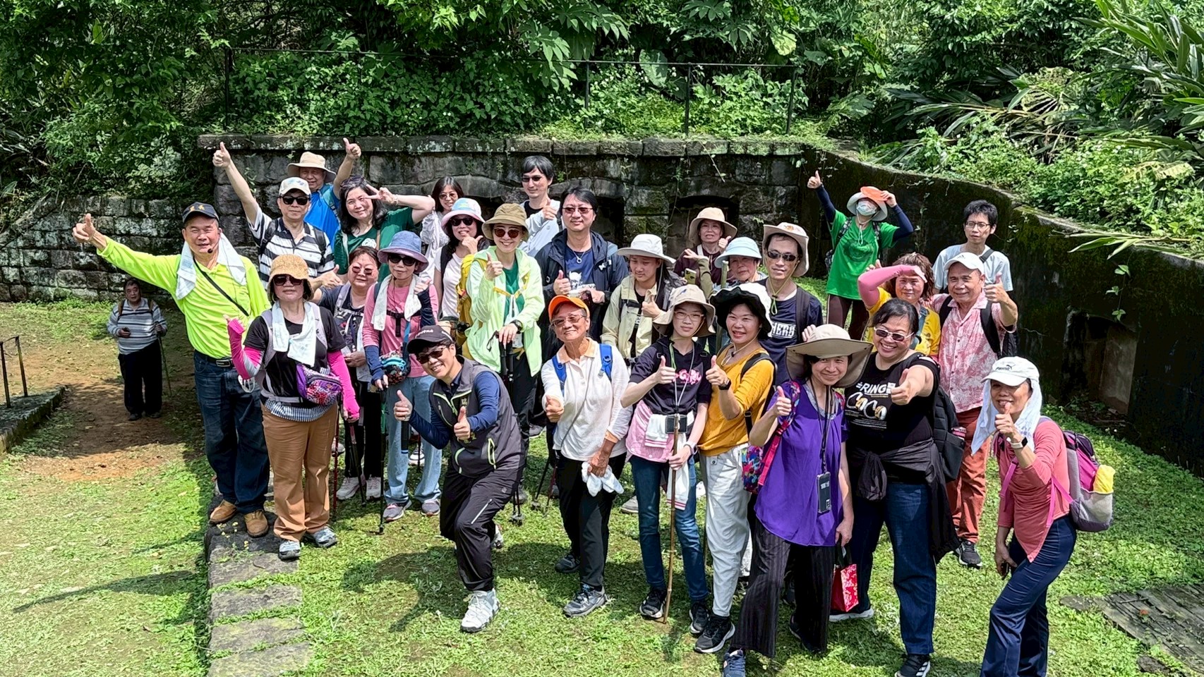 四腳亭砲臺-砲台遺址遠眺可觀山景海景