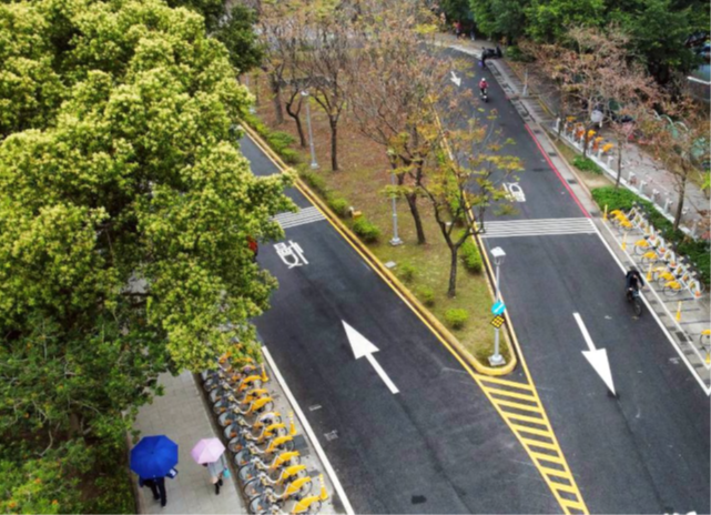 海山路改善前，調整路型，讓道路變成休憩綠地。