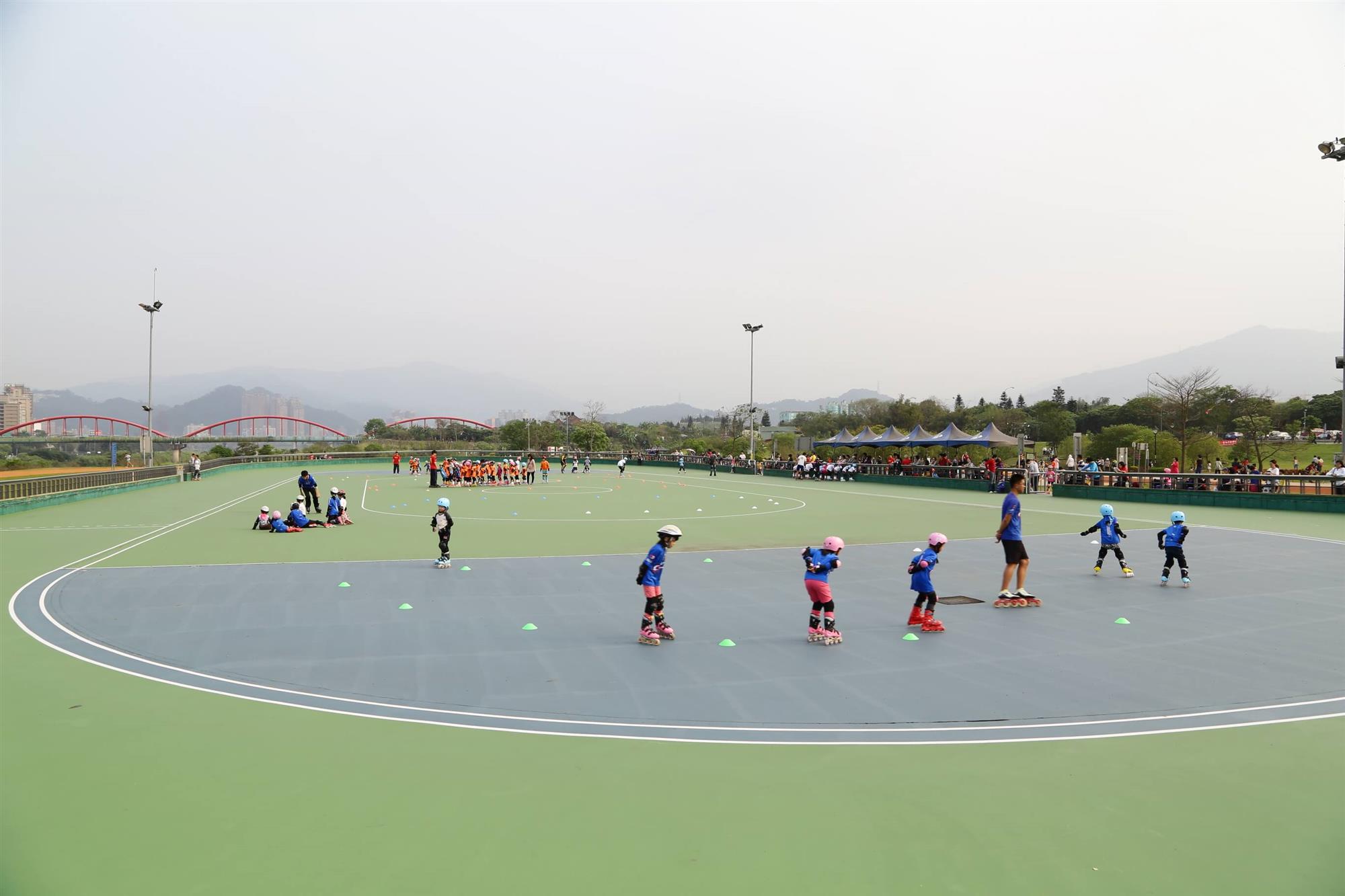 新北市新店區陽光運動公園~陽光直排輪競速場