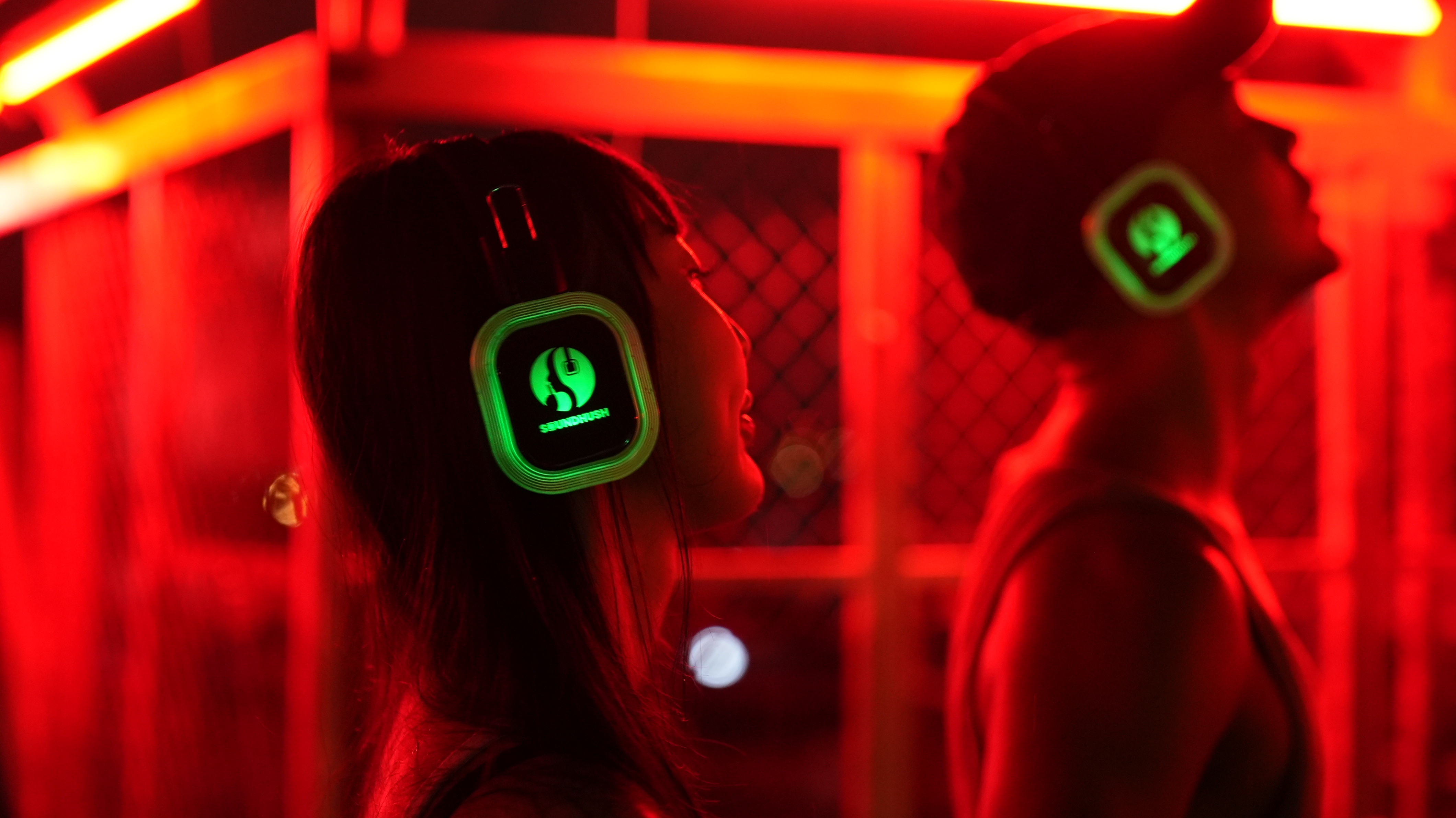 12月20日館慶限定「感覺專屬靜音派對」，邀請多組DJ演出，觀眾可戴上耳機，自由切換頻道，沉浸於數位聲響的節奏與氛圍之中