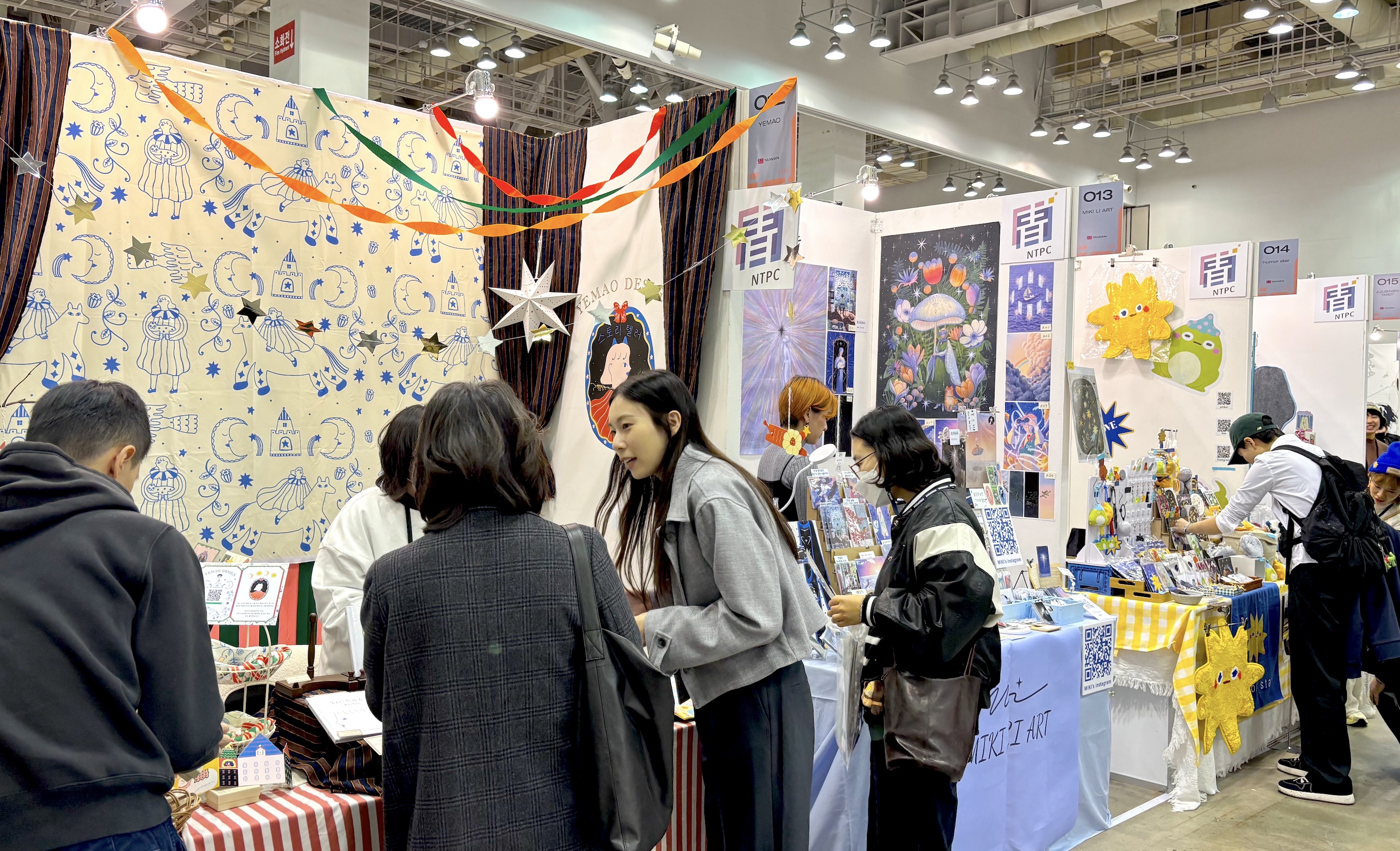 114年率領5組藝文創業者赴海外參加釜山插畫展。