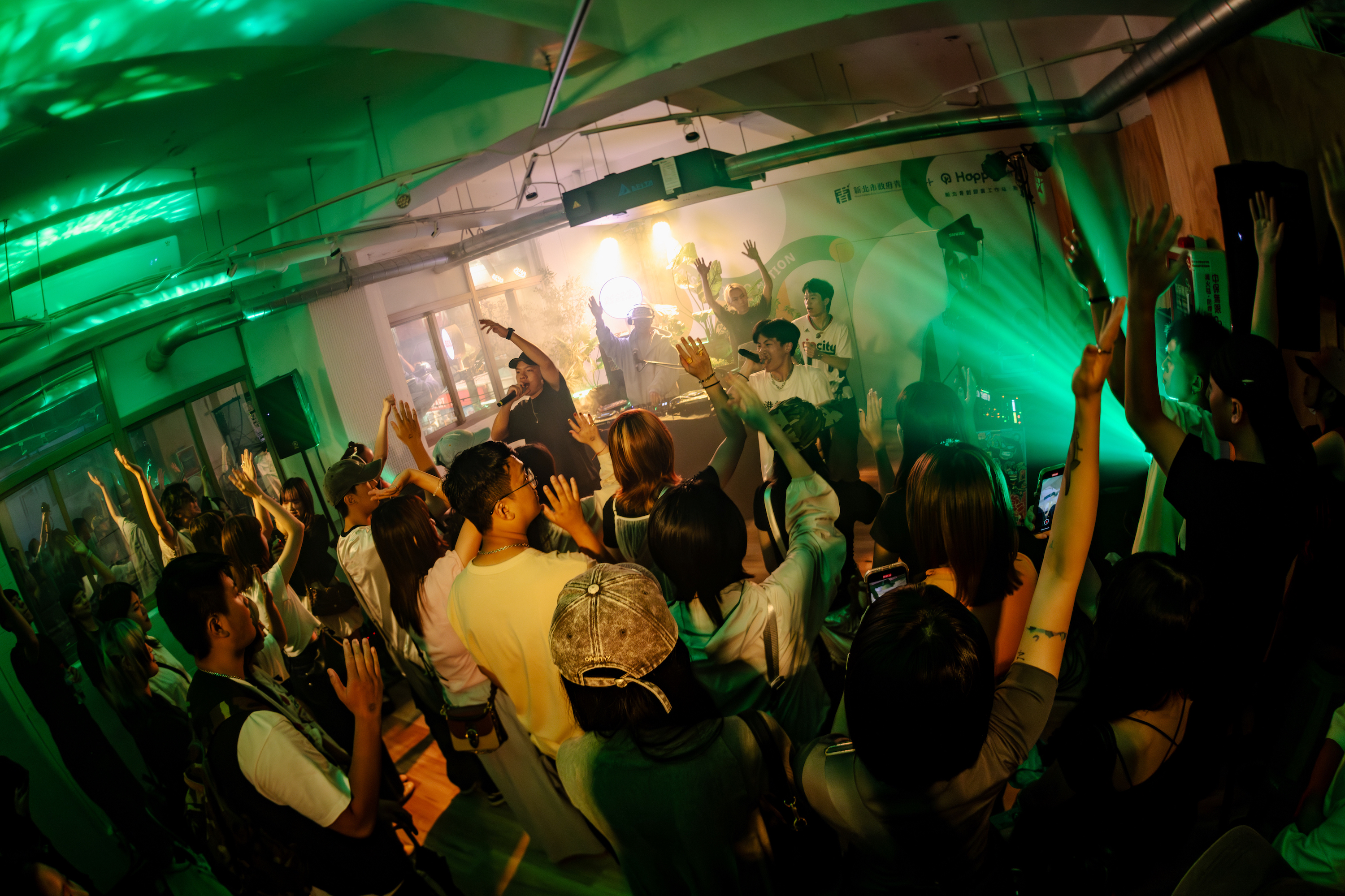 《新新常》膠囊小專場自7月開始，吸引許多年輕人參與。