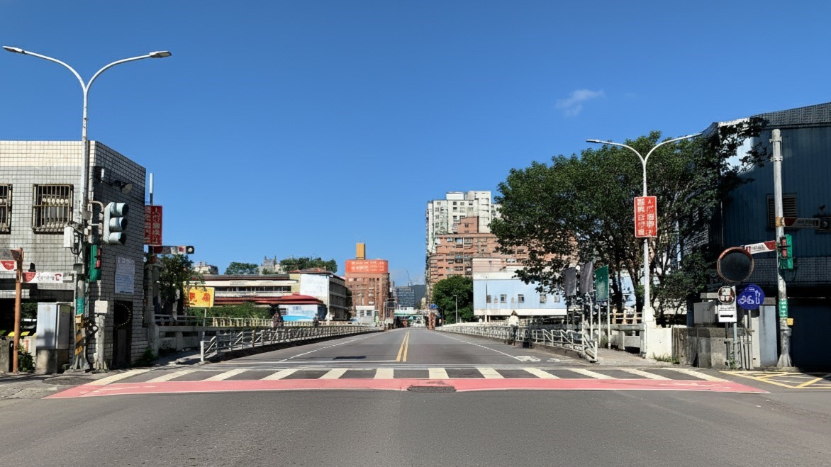 施工期間採單向通車管制，駕駛人行經施工路段請減速慢行