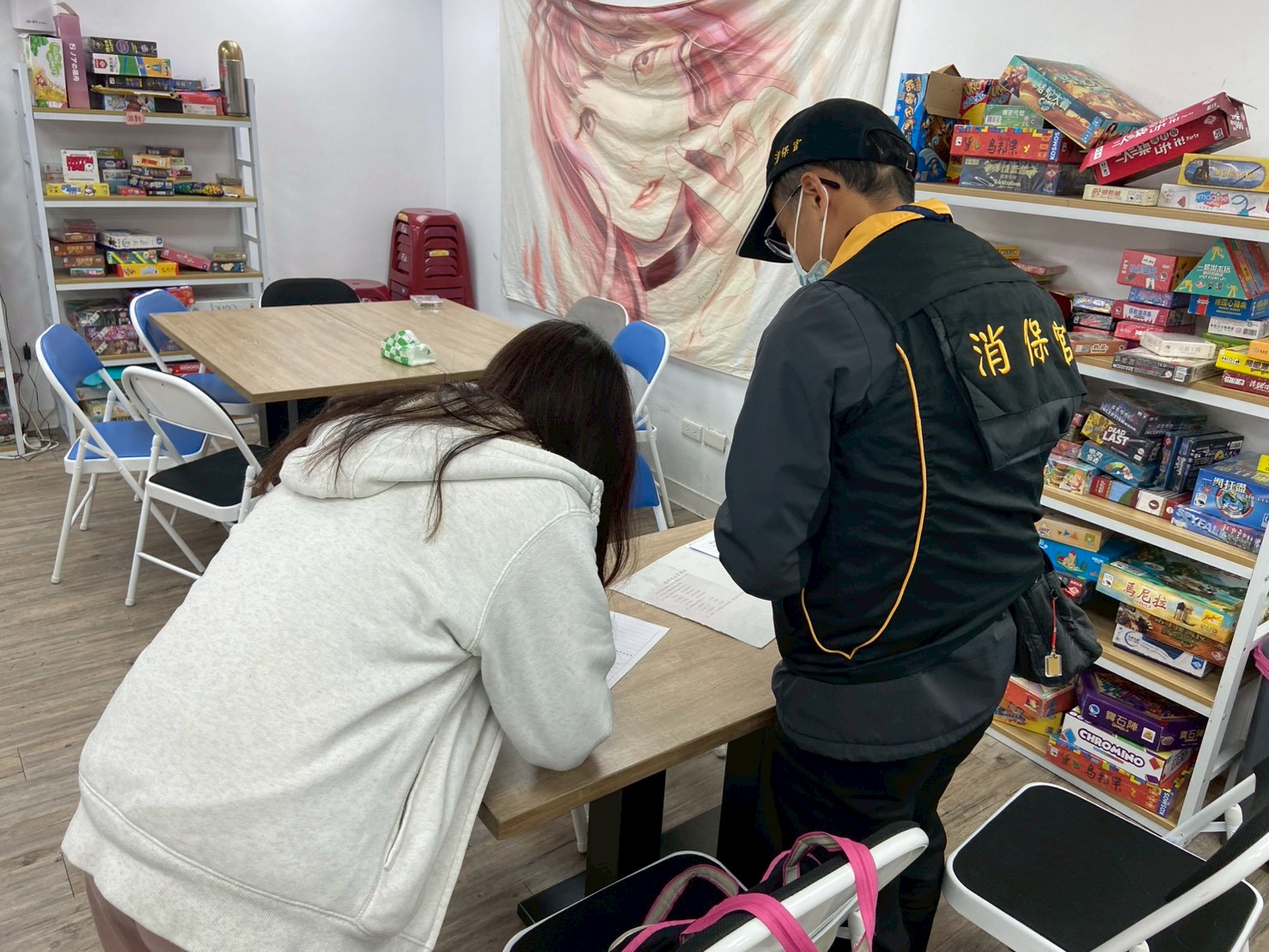 消保官會同市府經濟發展局於新北市玩具租賃業者進行稽查3