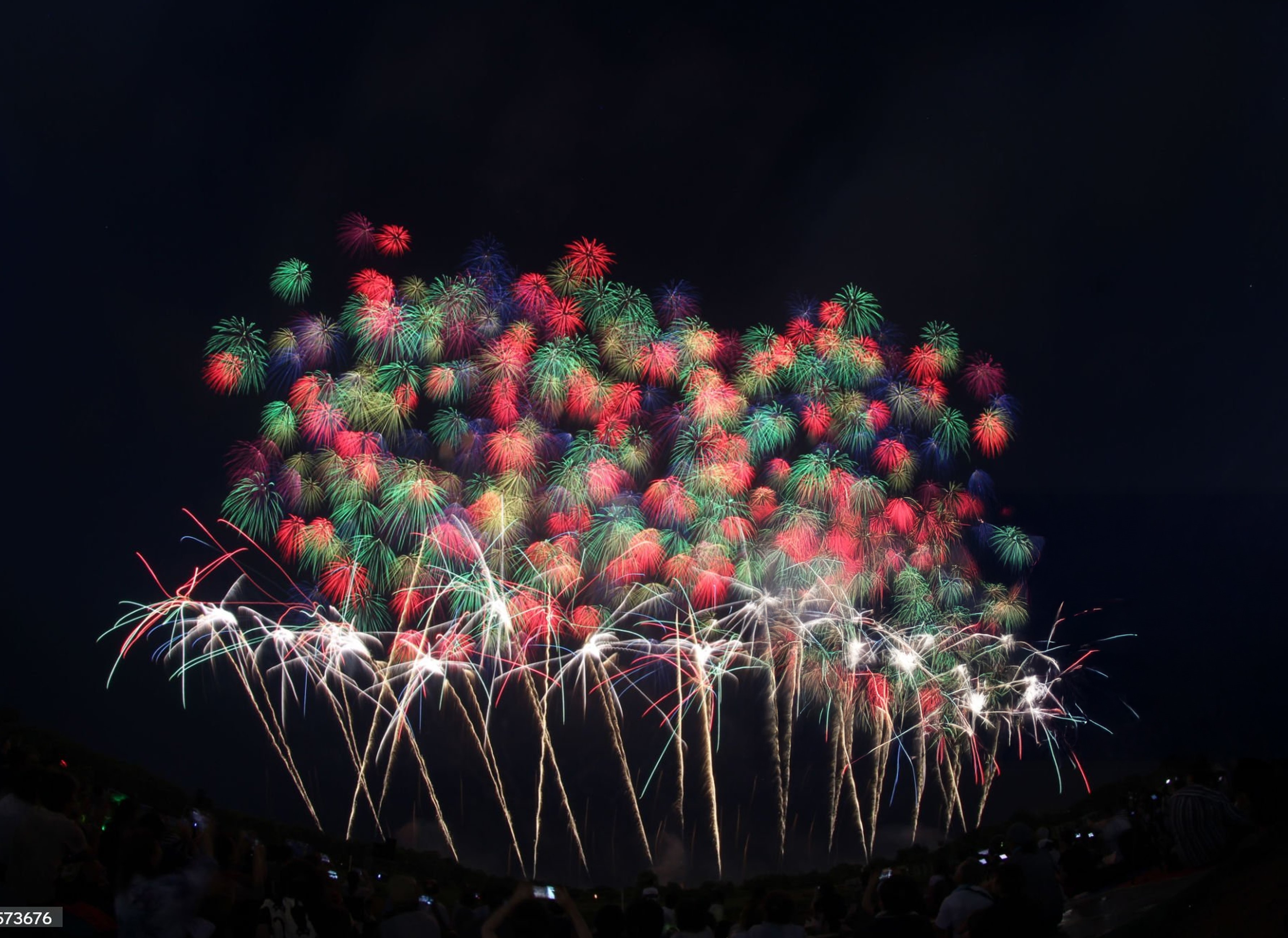 閃耀新北1314跨河煙火模擬圖-五彩落葉