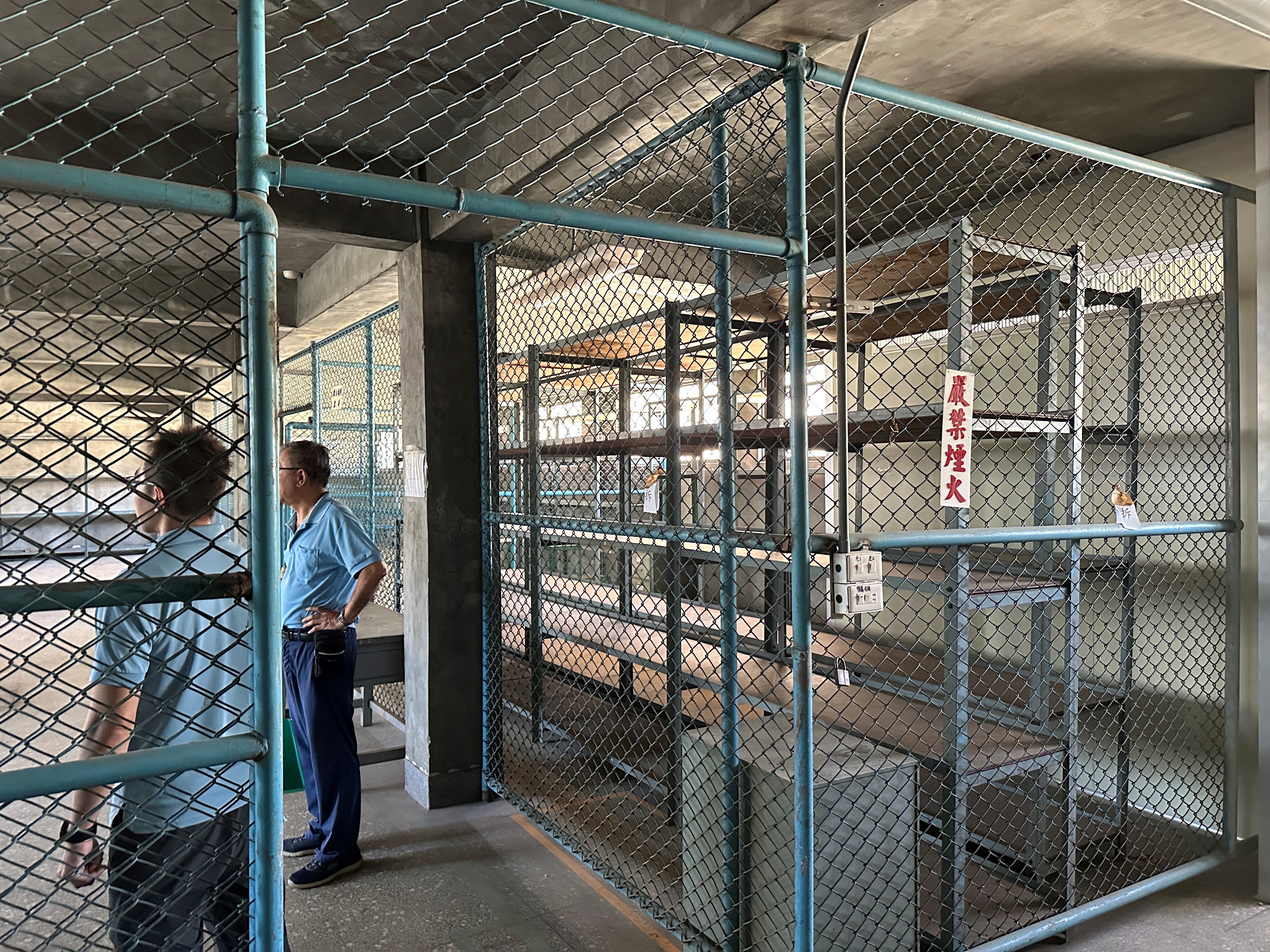  檢查容器、標示材料與包裝材料空間