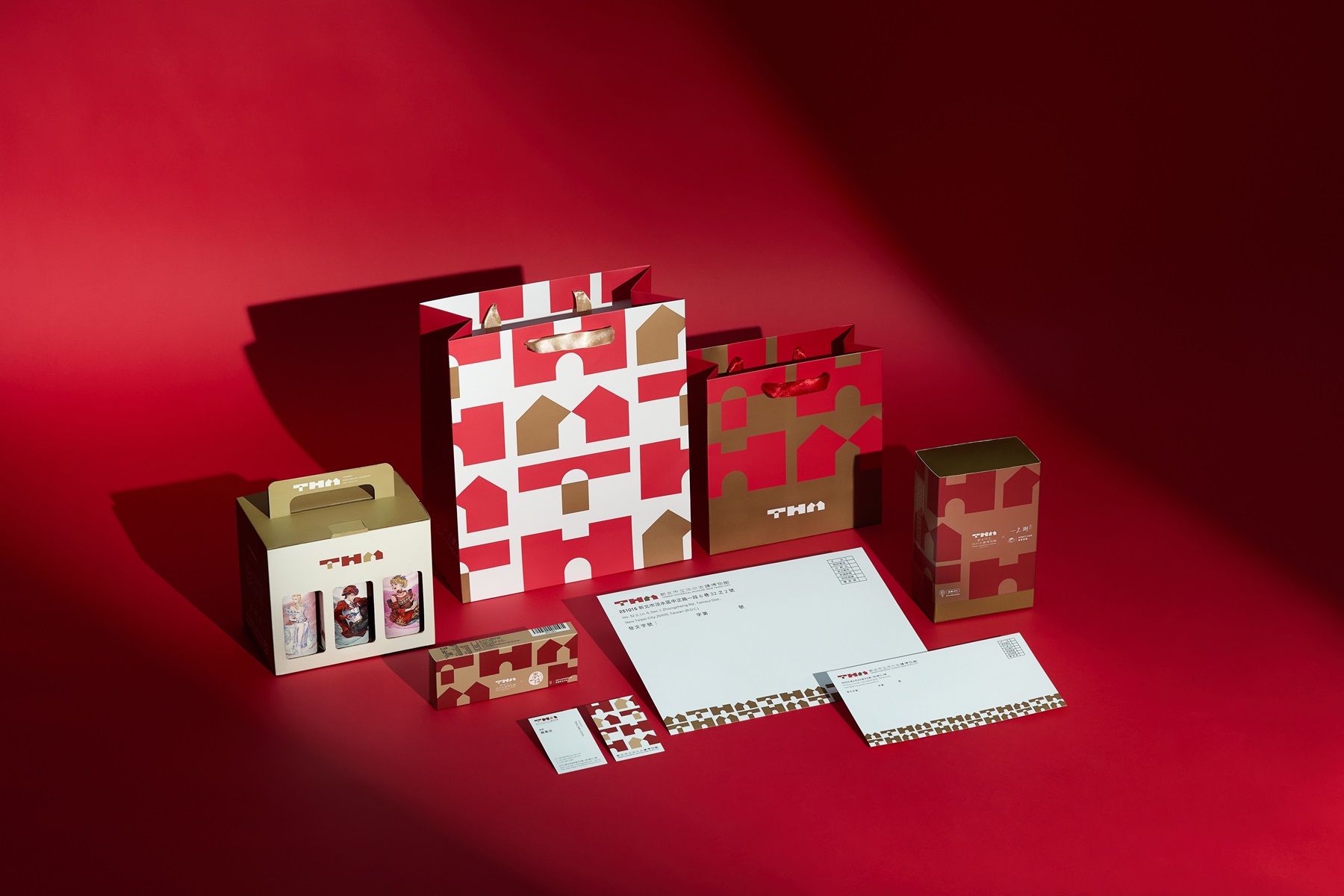 新北市設計中心攜手大象設計，打造淡水古蹟博物館全新品牌視覺。