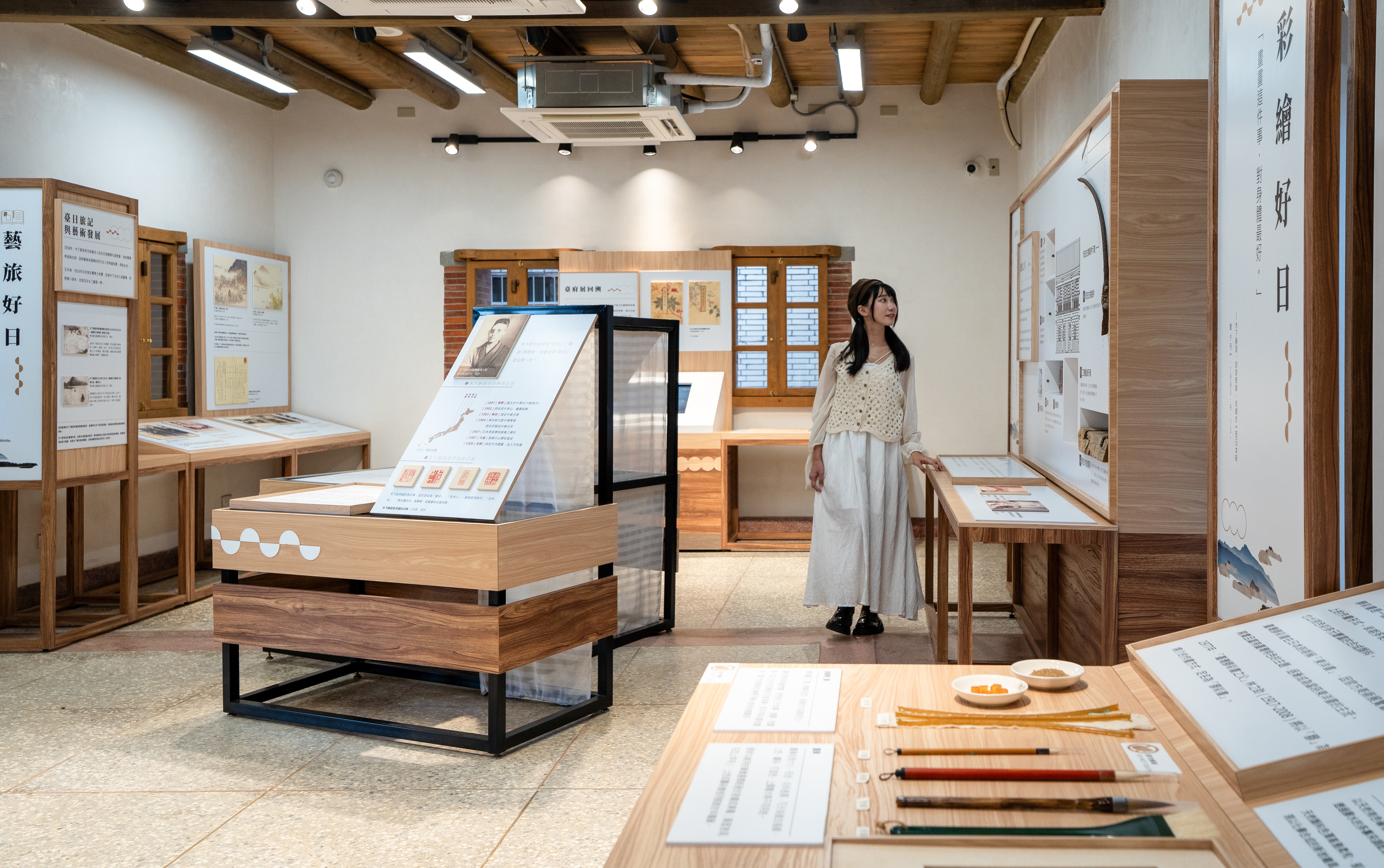  民眾可在午後來趟穿梭古今的古蹟巡禮，為跨年夜的演出與煙火行程暖身。(圖為淡水木下靜涯舊居)