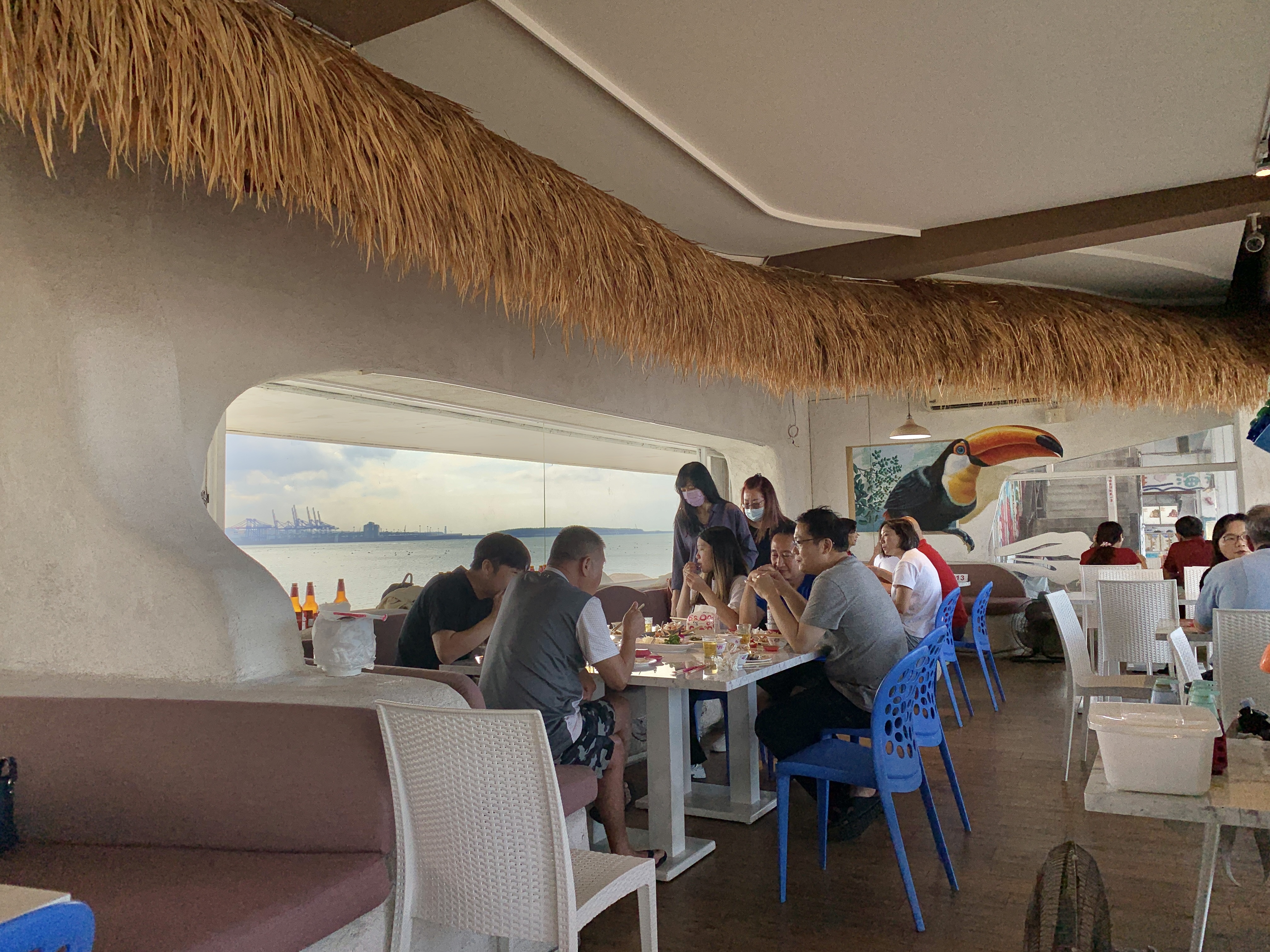 「大胖活海產」河景第一排座位