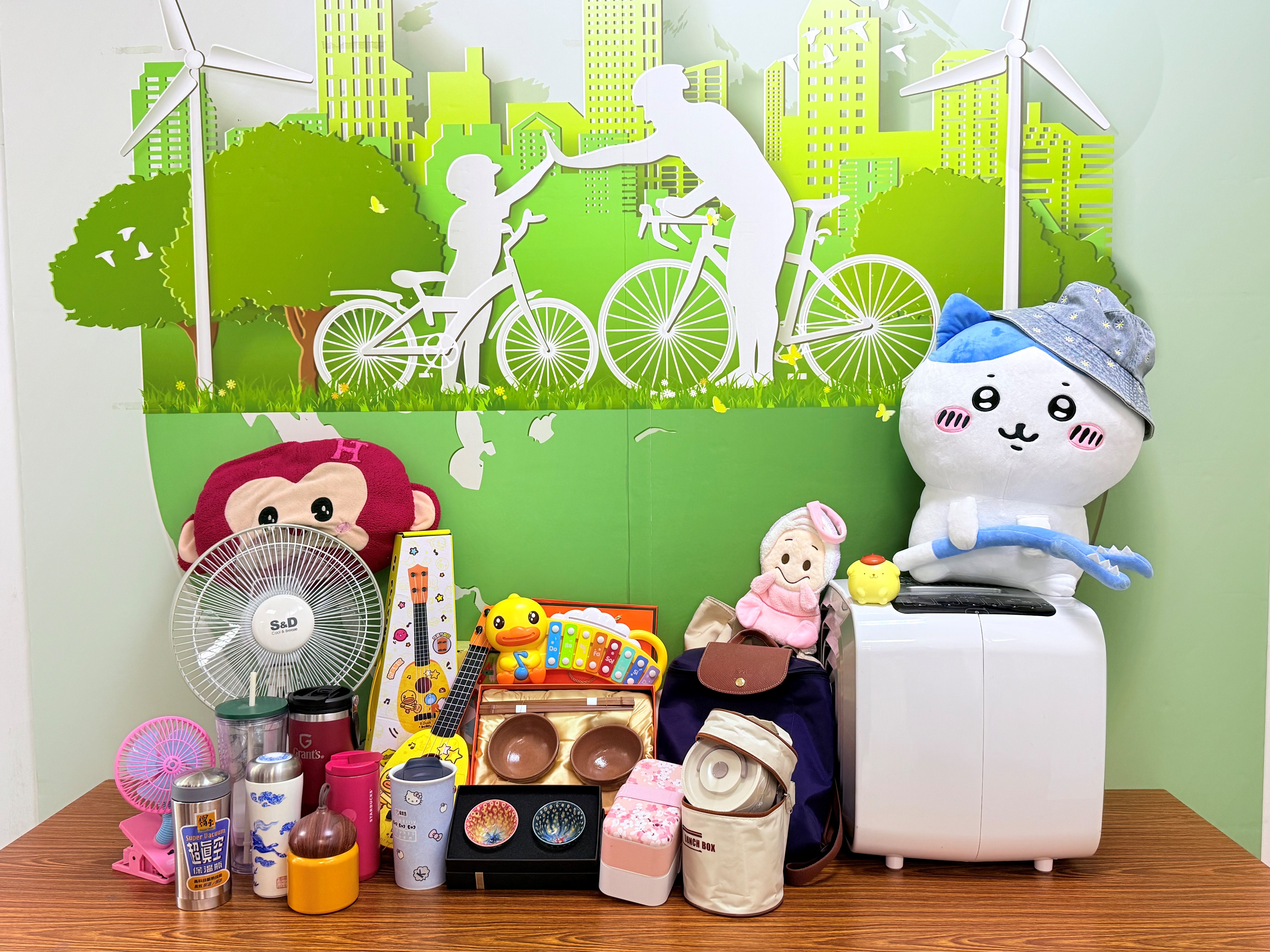 民眾愛心捐贈的物資