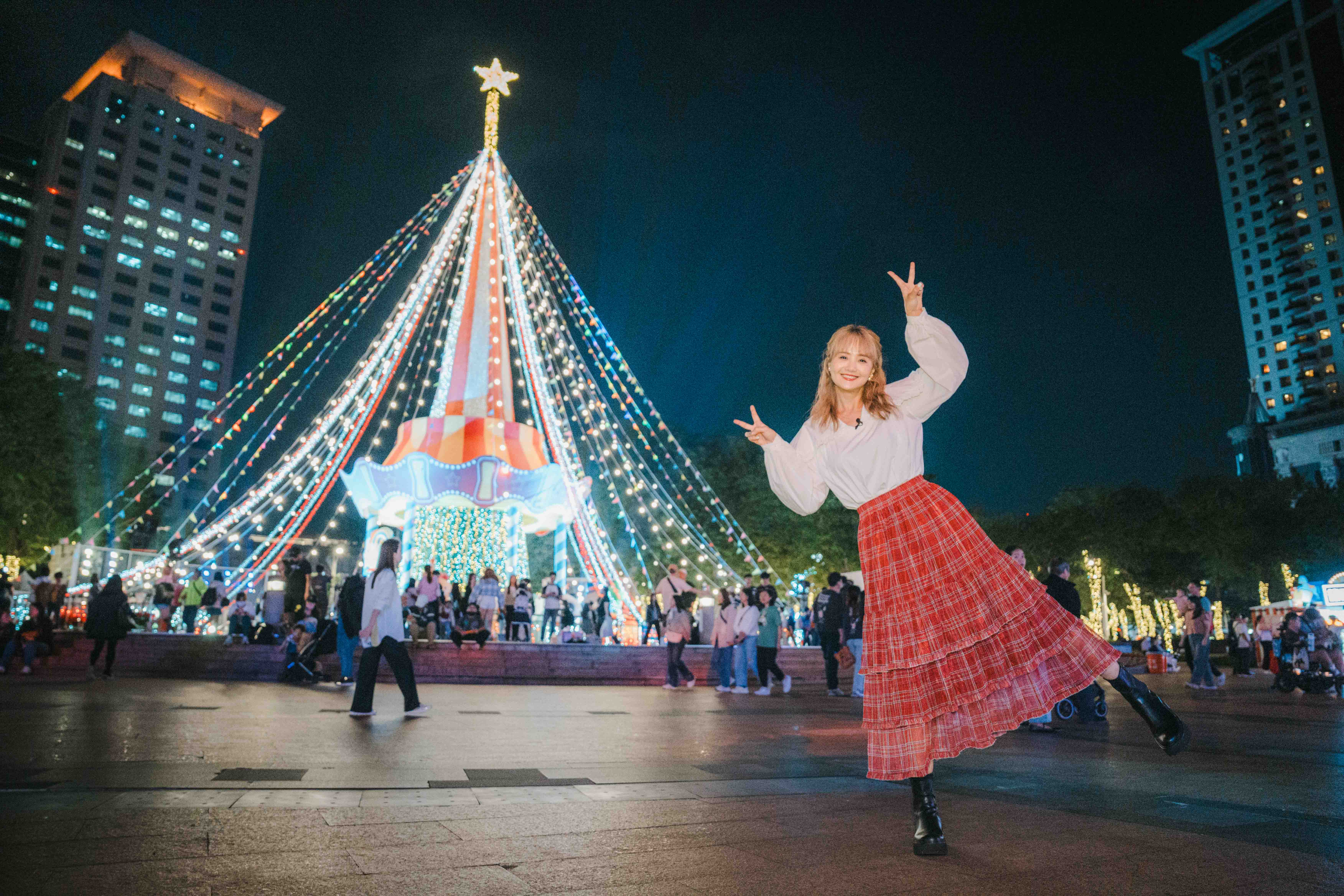  隨著耶誕節慶氛圍逐漸升溫，邀請大家呼朋引伴一起來感受趣味繽紛的冬季馬戲耶誕盛典。