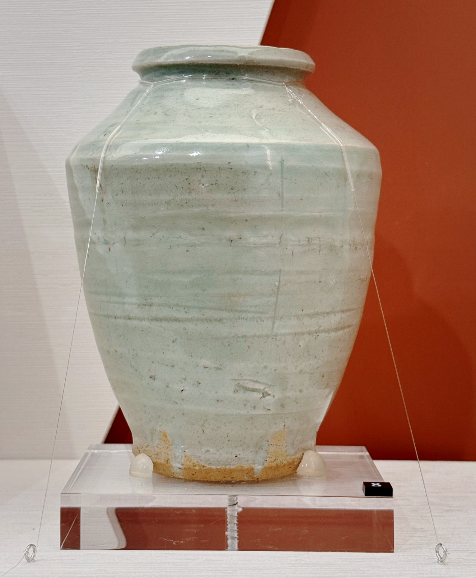 展出難得一見的完整「安平壺」出水真品。