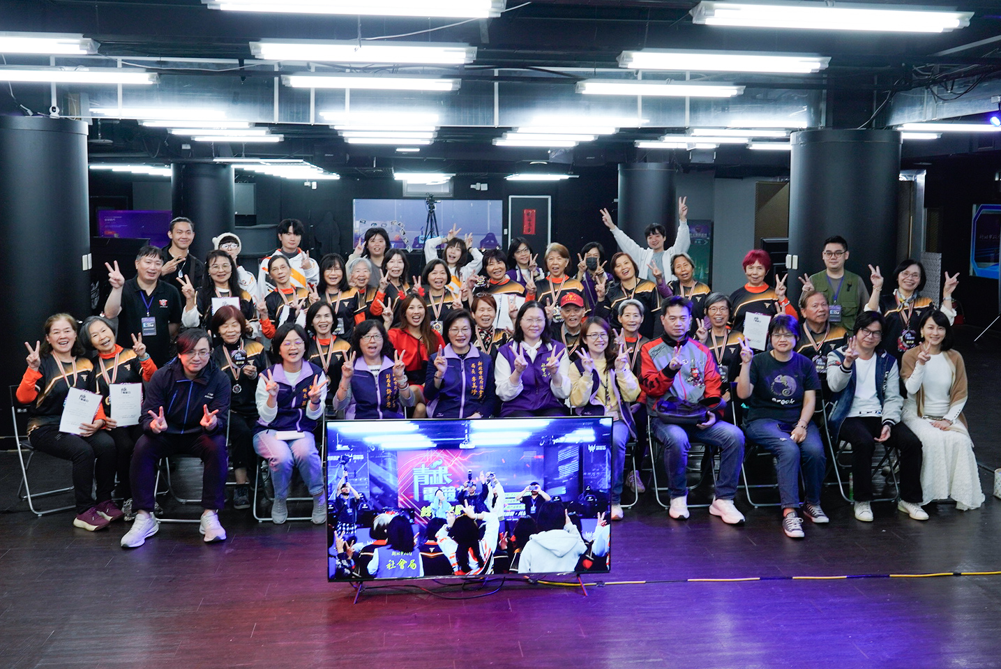 新北社會局自9月推出「全台首創」社福與電競產業跨界合作的「銀髮電競課程」，於20日舉辦成果競賽