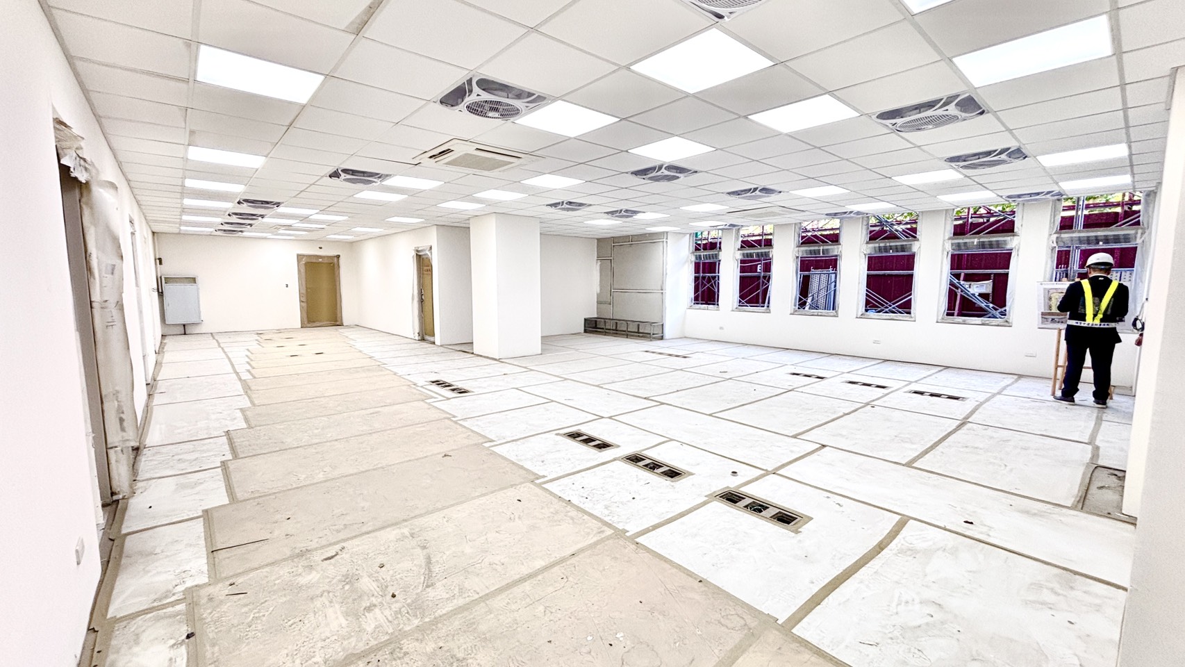 三重玫瑰立體停車場目前工程進度達83.35%，預計明年5月完工。