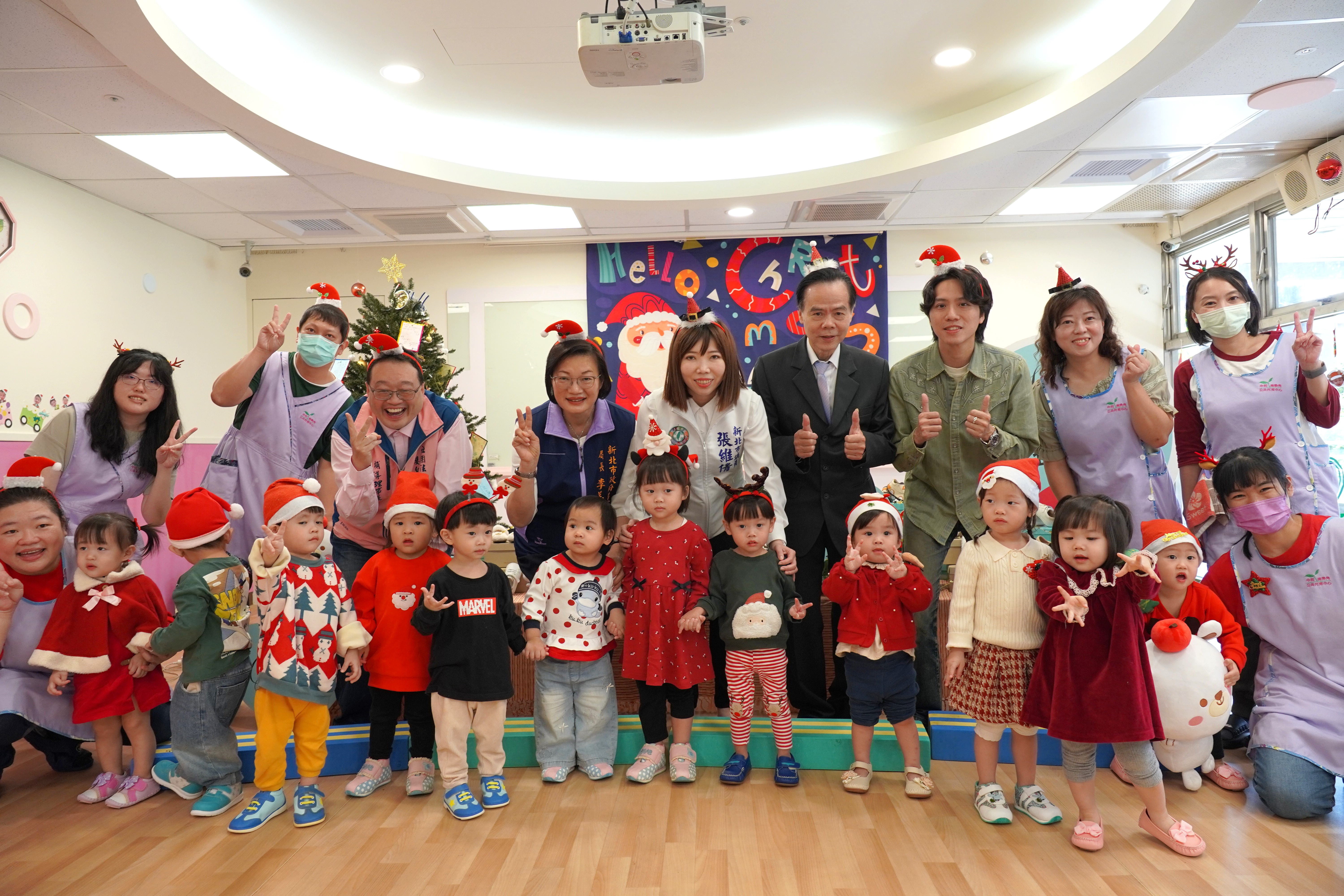 小朋友開心穿上新鞋