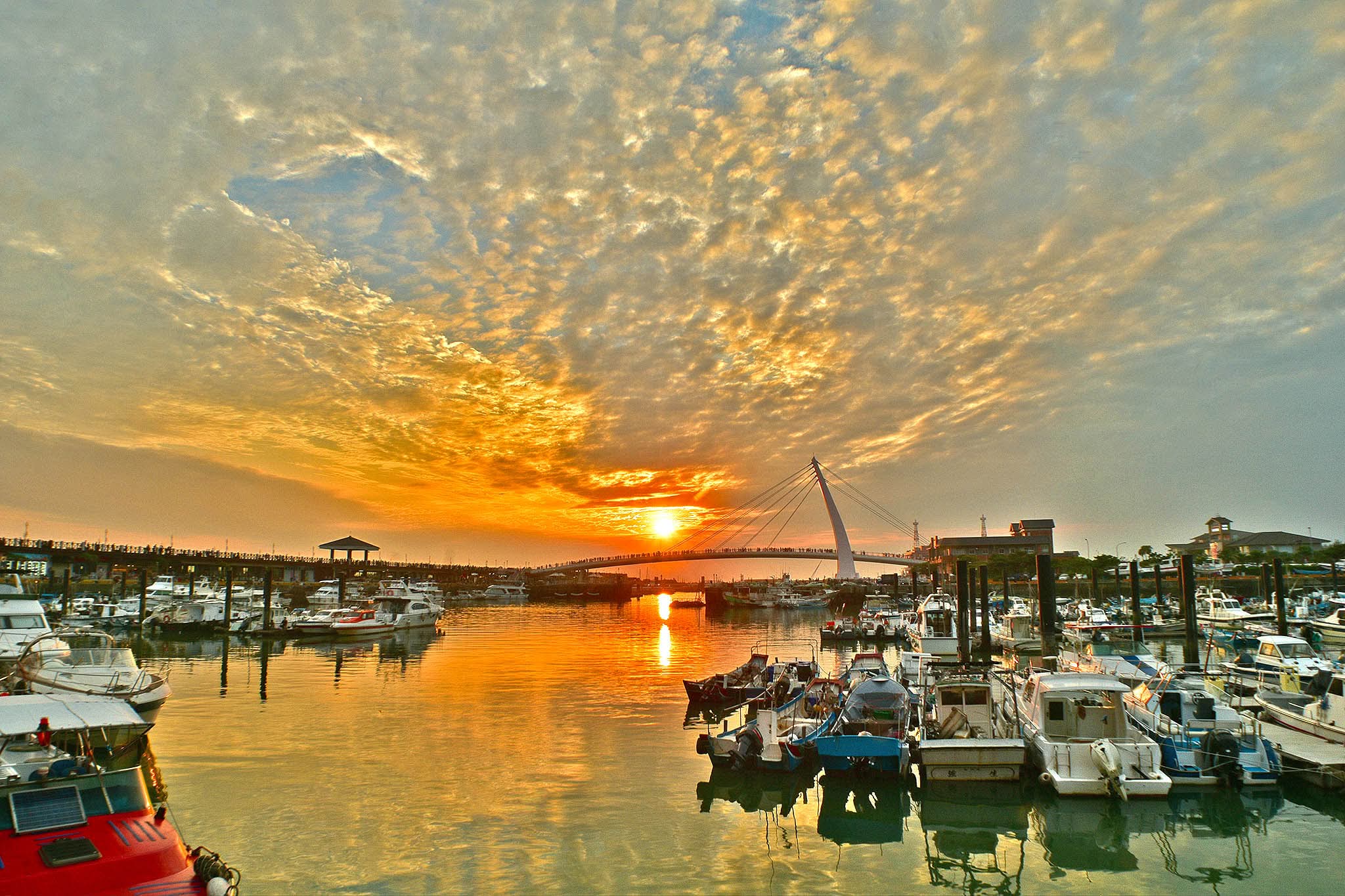 淡水漁人碼頭漁港夕陽